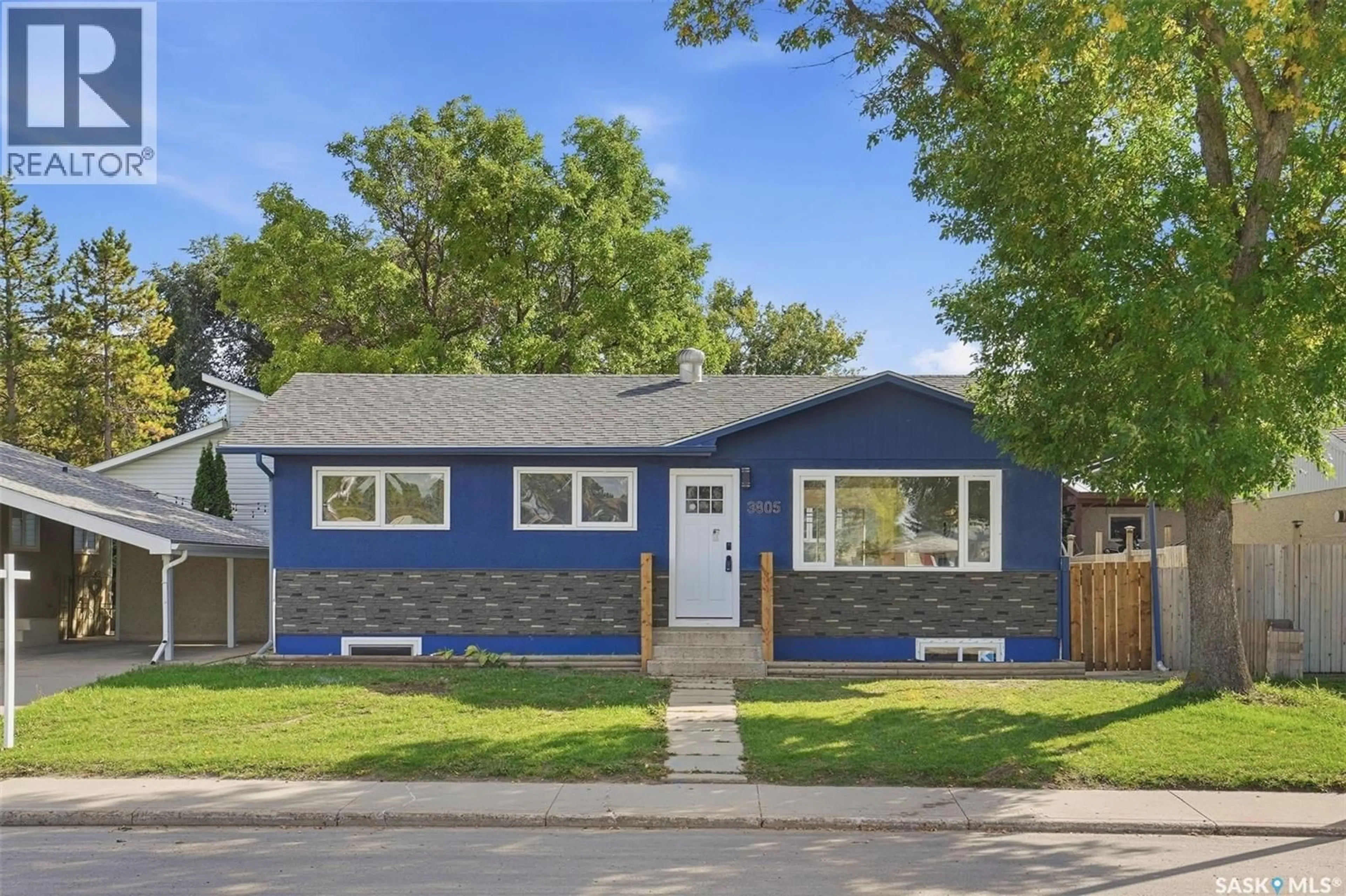 Home with vinyl exterior material, street for 3805 DIEFENBAKER DRIVE, Saskatoon Saskatchewan S7L5C6