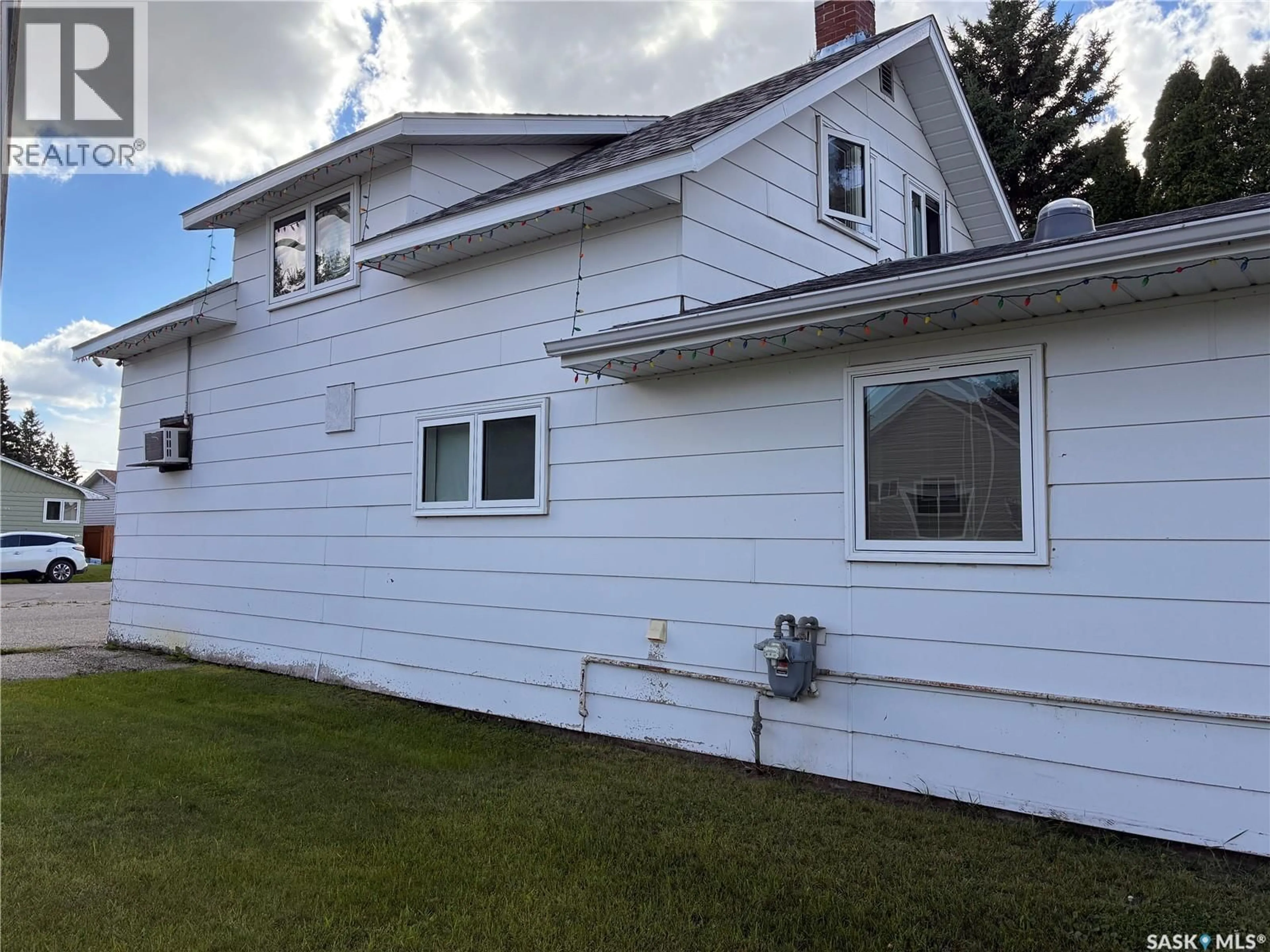 Home with vinyl exterior material, building for 301 7TH AVENUE, Nipawin Saskatchewan S0E1E0