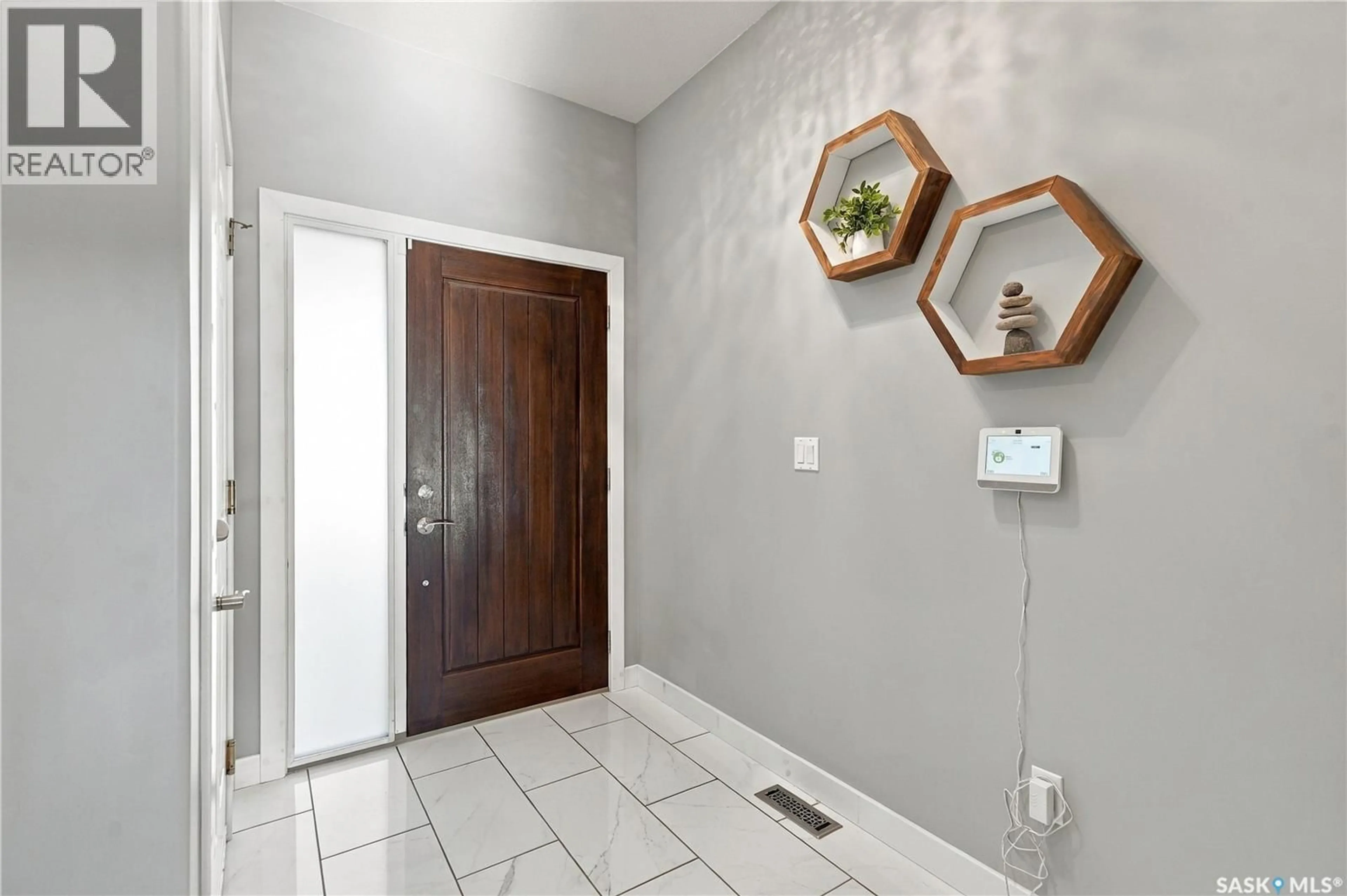 Indoor entryway for 106 SEARS COVE, Saskatoon Saskatchewan S7N4V5