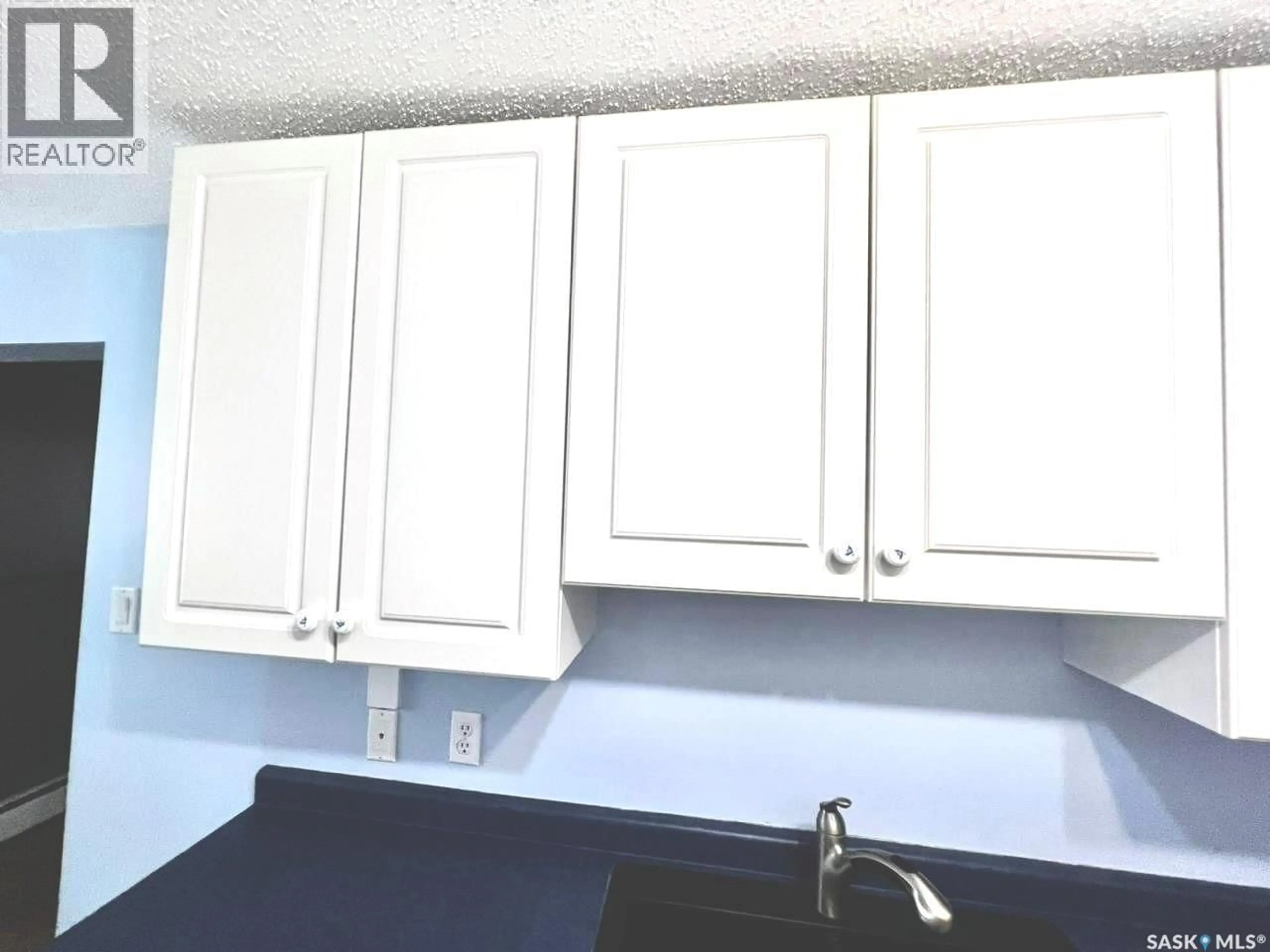 Standard kitchen, unknown for 2 3825 LUTHER PLACE, Saskatoon Saskatchewan S7H4B1