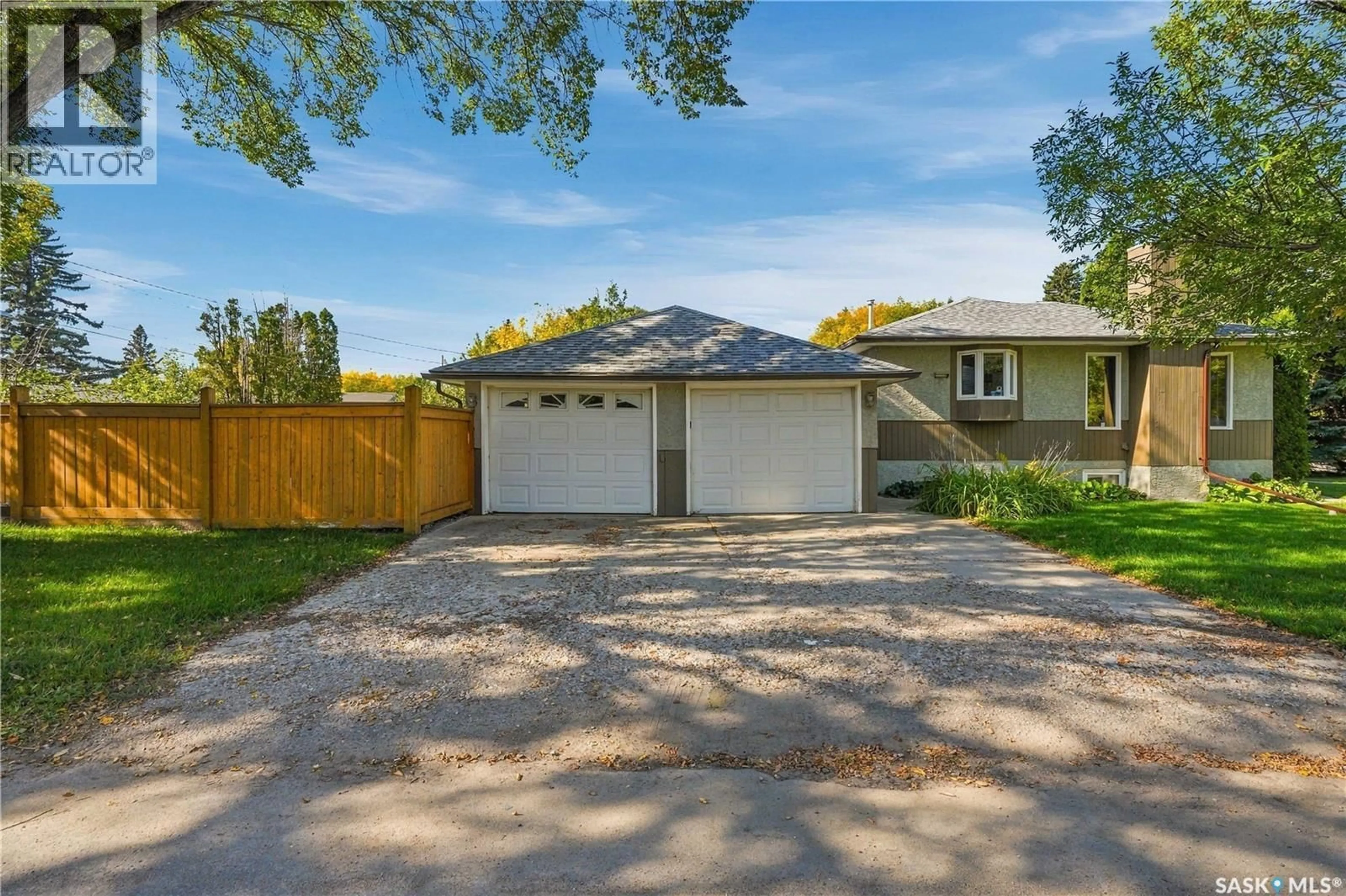 A pic from outside/outdoor area/front of a property/back of a property/a pic from drone, street for 1144 2ND STREET, Saskatoon Saskatchewan S7H1R5