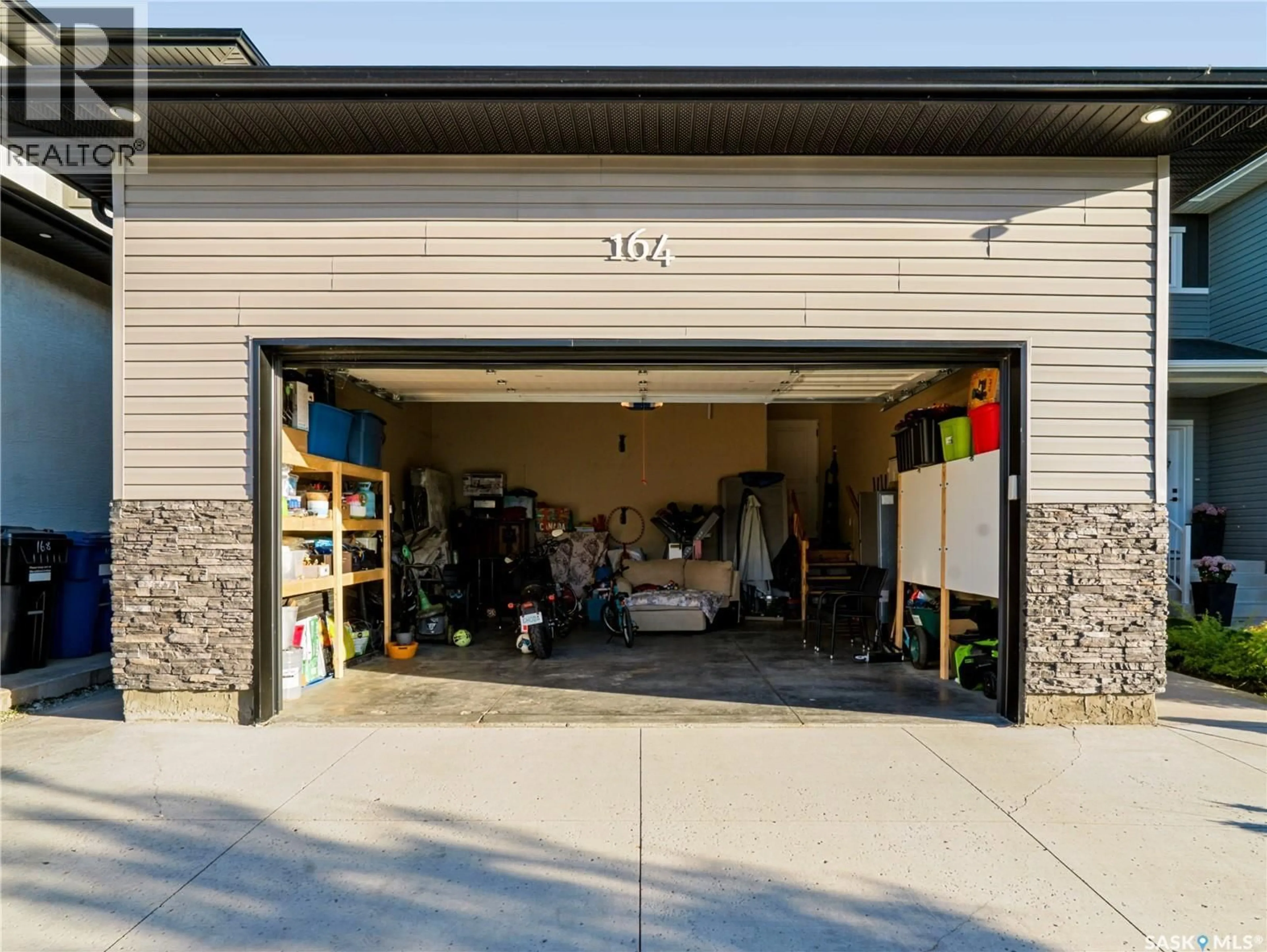 Indoor garage for 164 THAKUR STREET, Saskatoon Saskatchewan S7W1C4