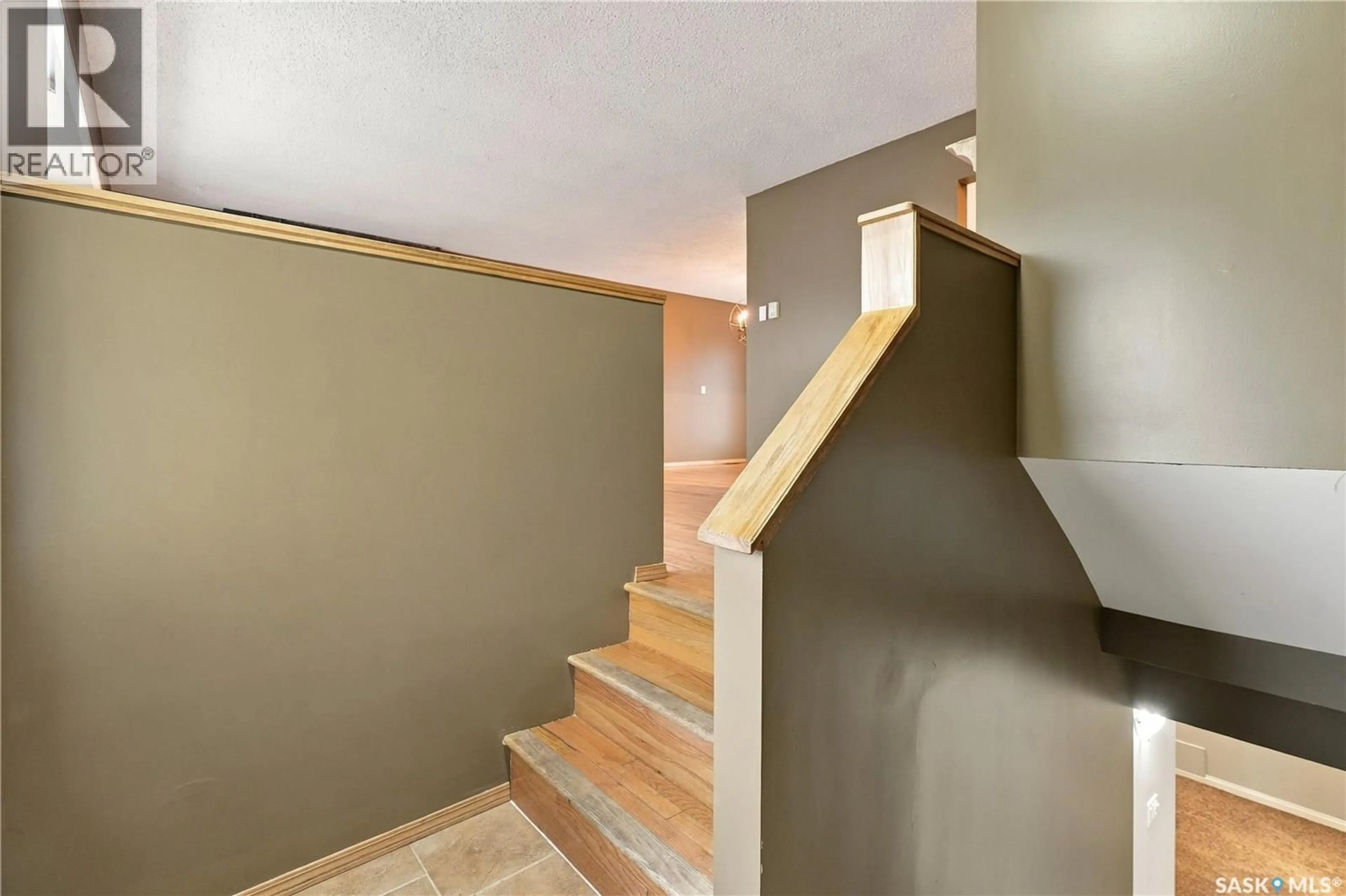 Stairs for 31 ECHO DRIVE, Fort Qu'Appelle Saskatchewan S0G1S0