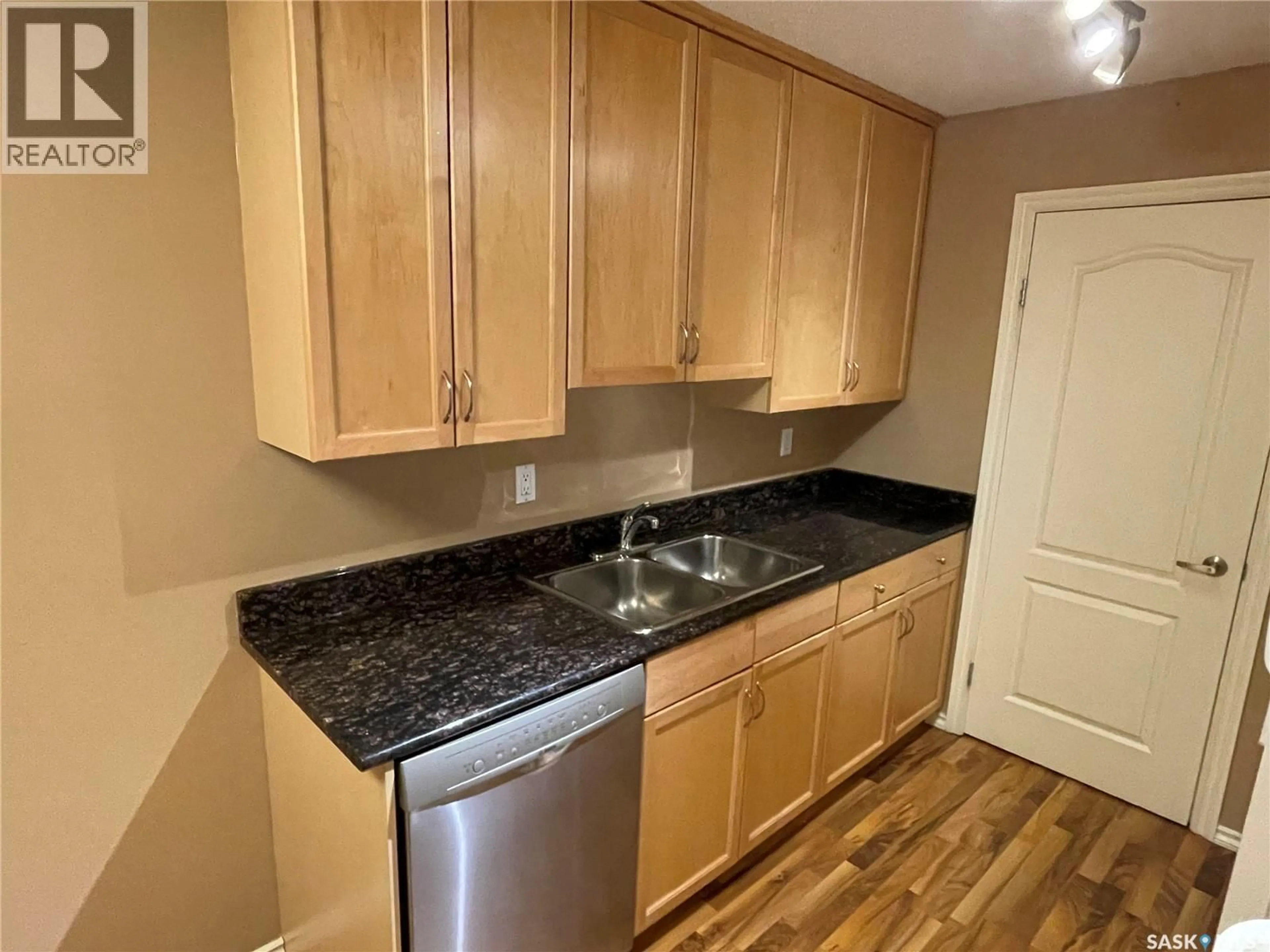 Standard kitchen, wood/laminate floor for 204A1 - 1121 MCKERCHER DRIVE, Saskatoon Saskatchewan S7H5B8