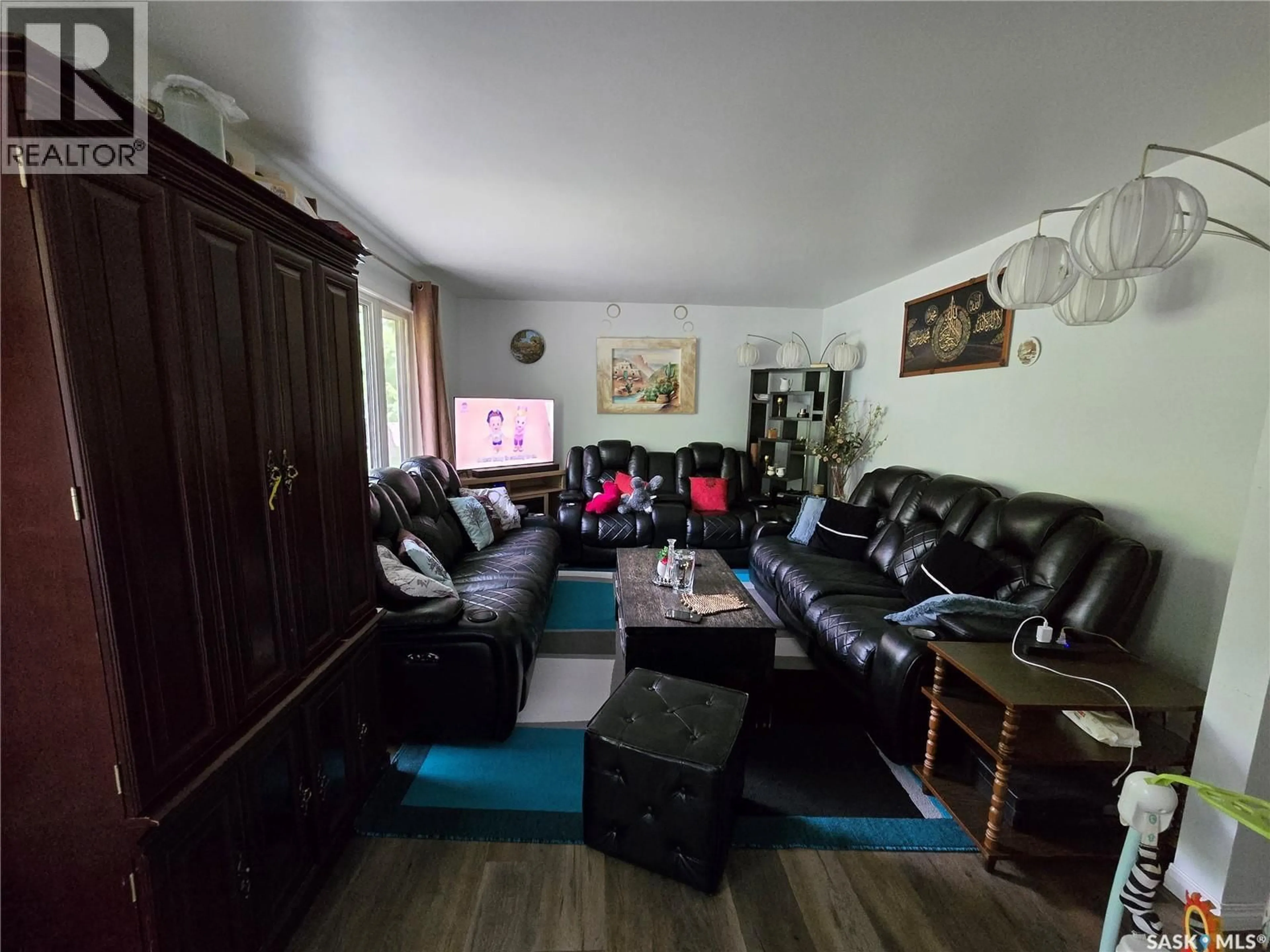 Living room with furniture, unknown for 152 5TH AVENUE, Swift Current Saskatchewan S9H3M7