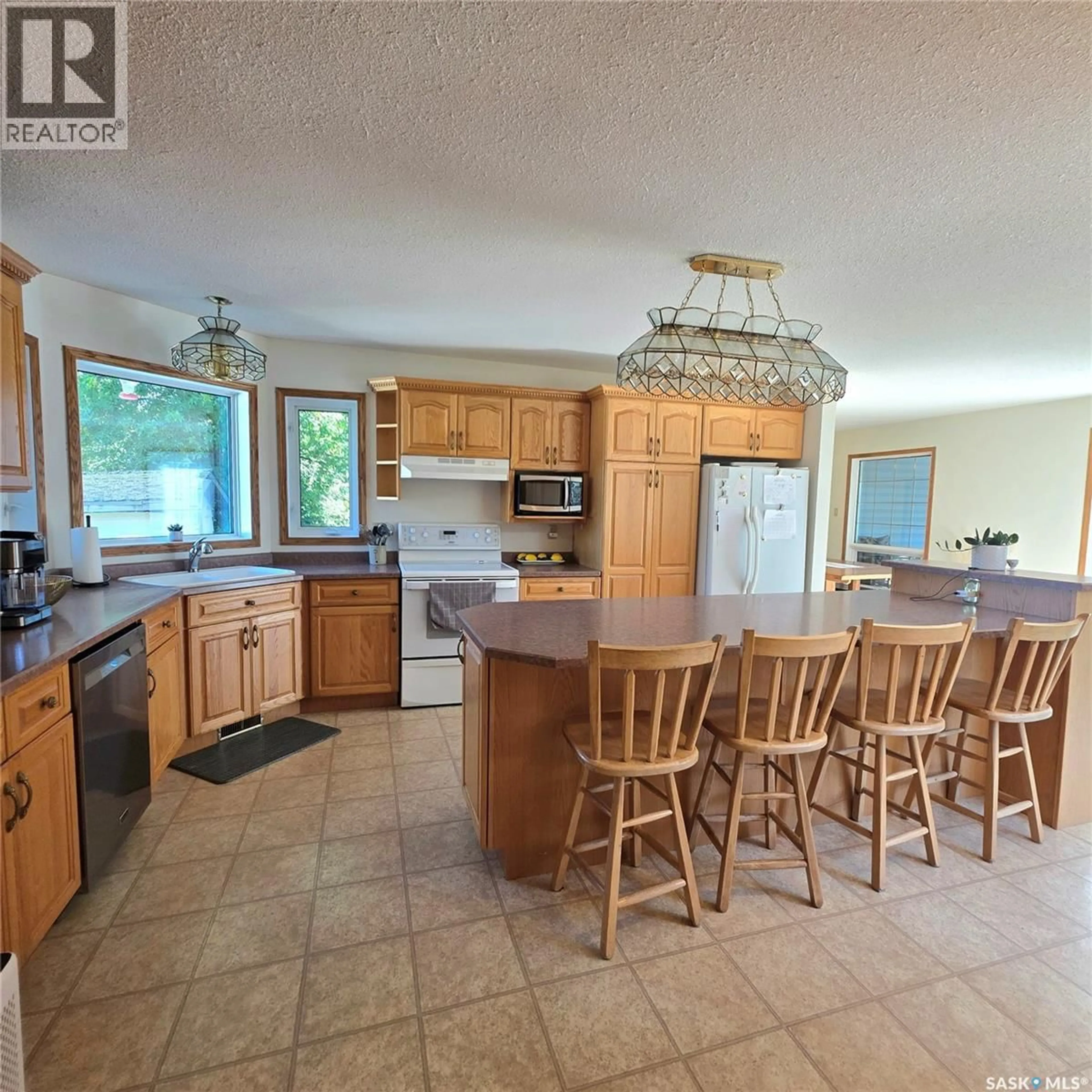 Open concept kitchen, ceramic/tile floor for 549 RUSS-STAN ROAD, Prince Albert Rm No. 461 Saskatchewan S6V5P8