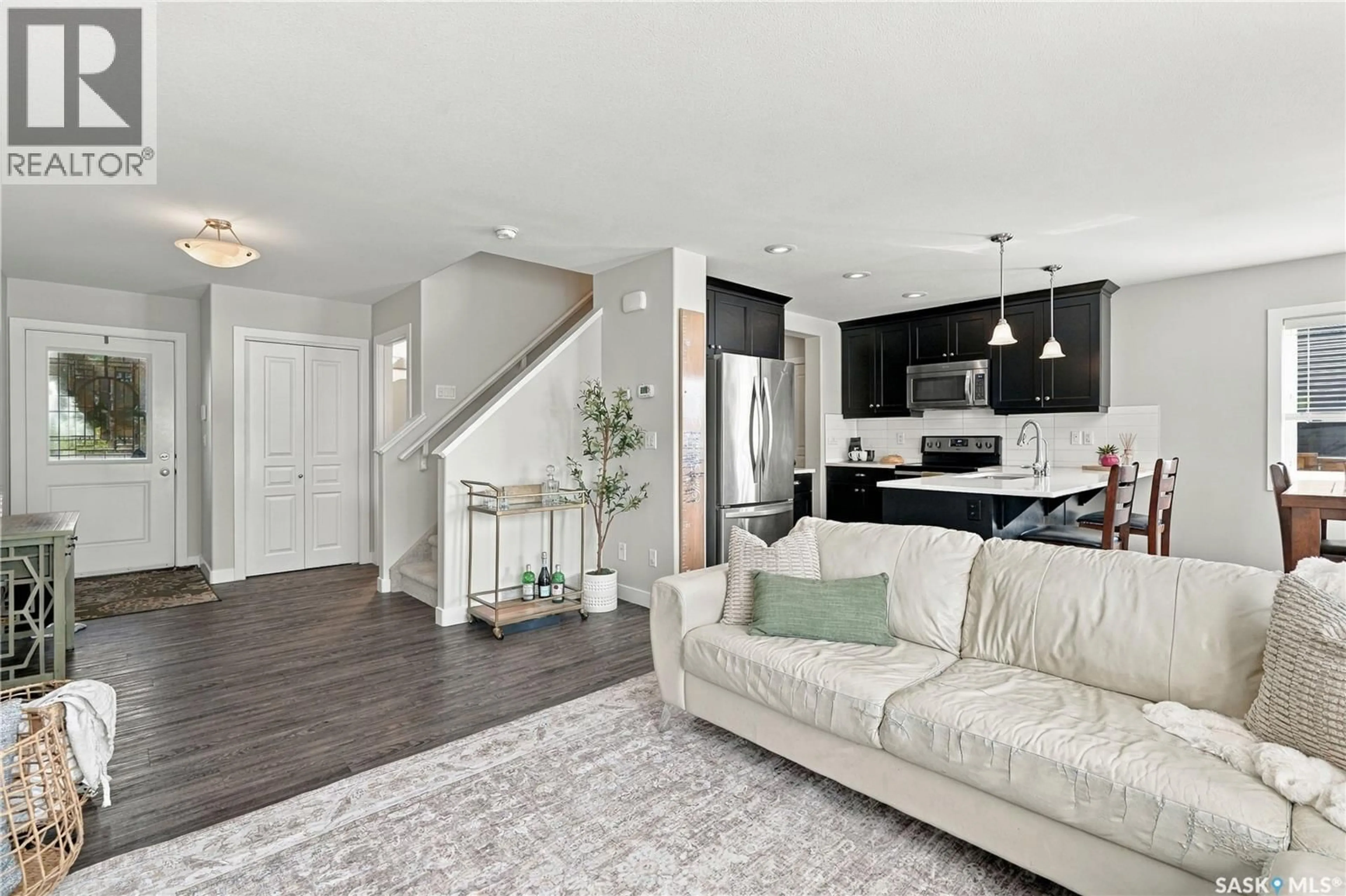 Living room with furniture, unknown for 554 KOLYNCHUK CRESCENT, Saskatoon Saskatchewan S7T0V9