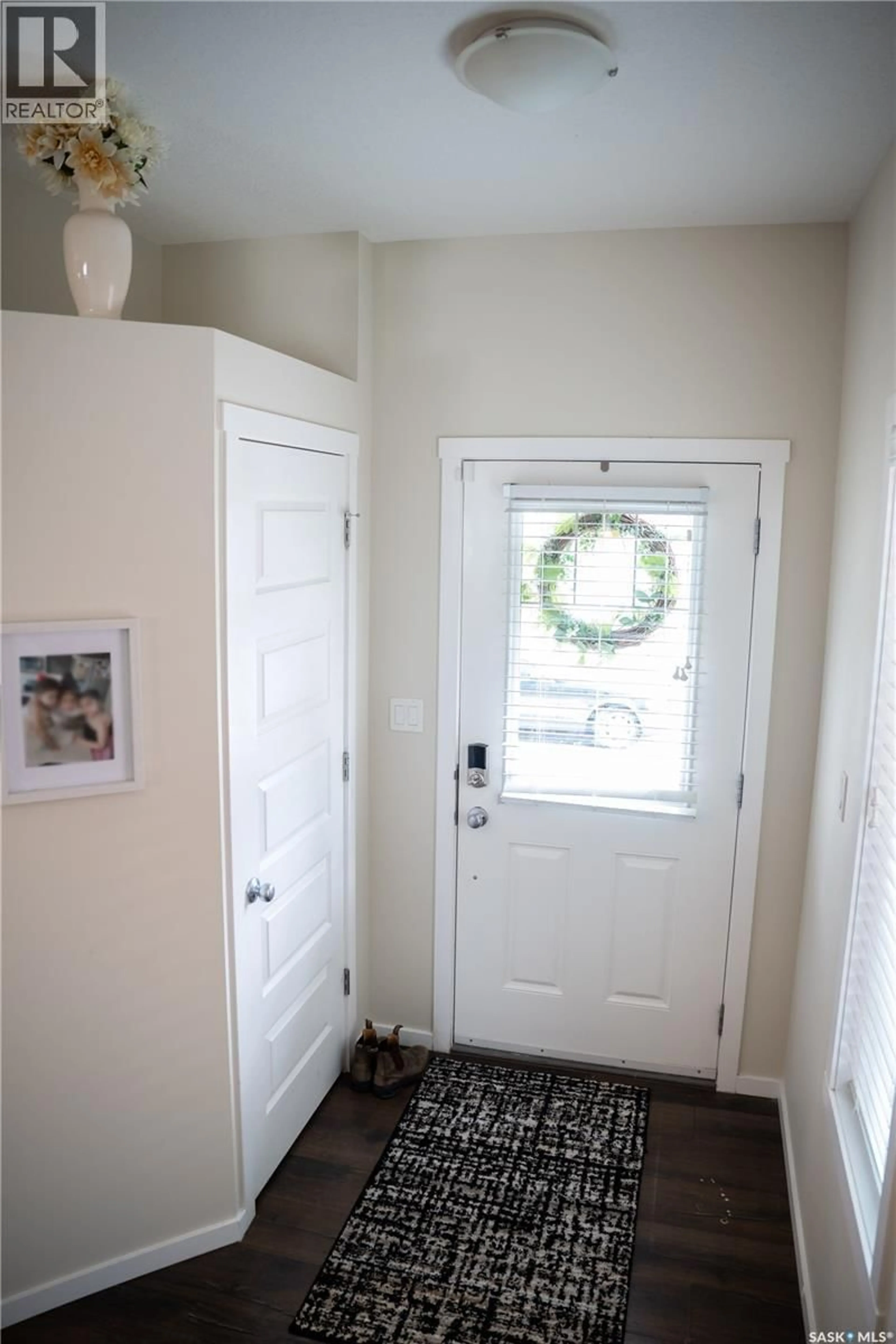 Indoor entryway for 3418 GREEN TURTLE ROAD, Regina Saskatchewan S4V3N7