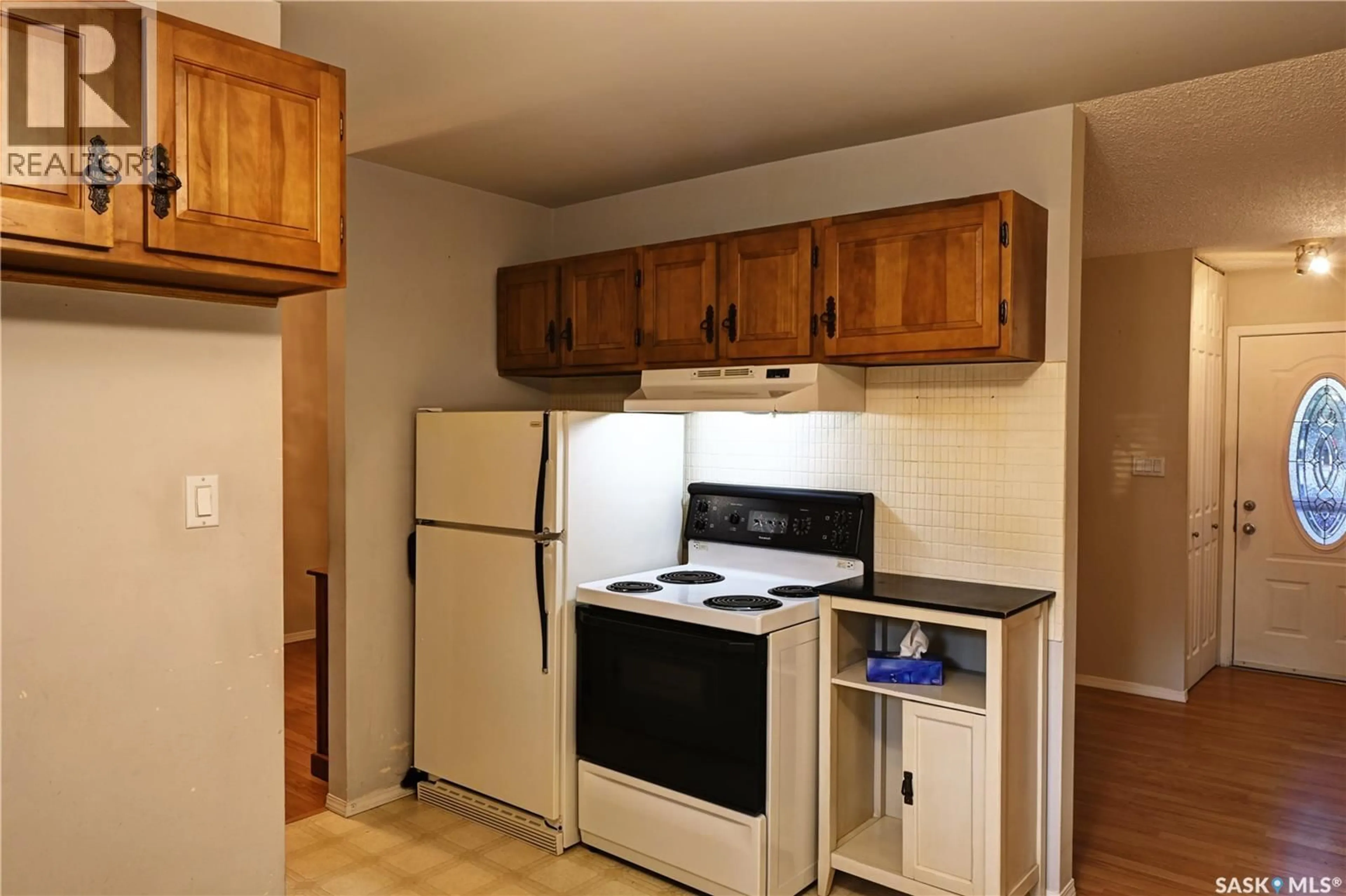Standard kitchen, unknown for 321 WINNIPEG AVENUE, Saskatoon Saskatchewan S7L3P3