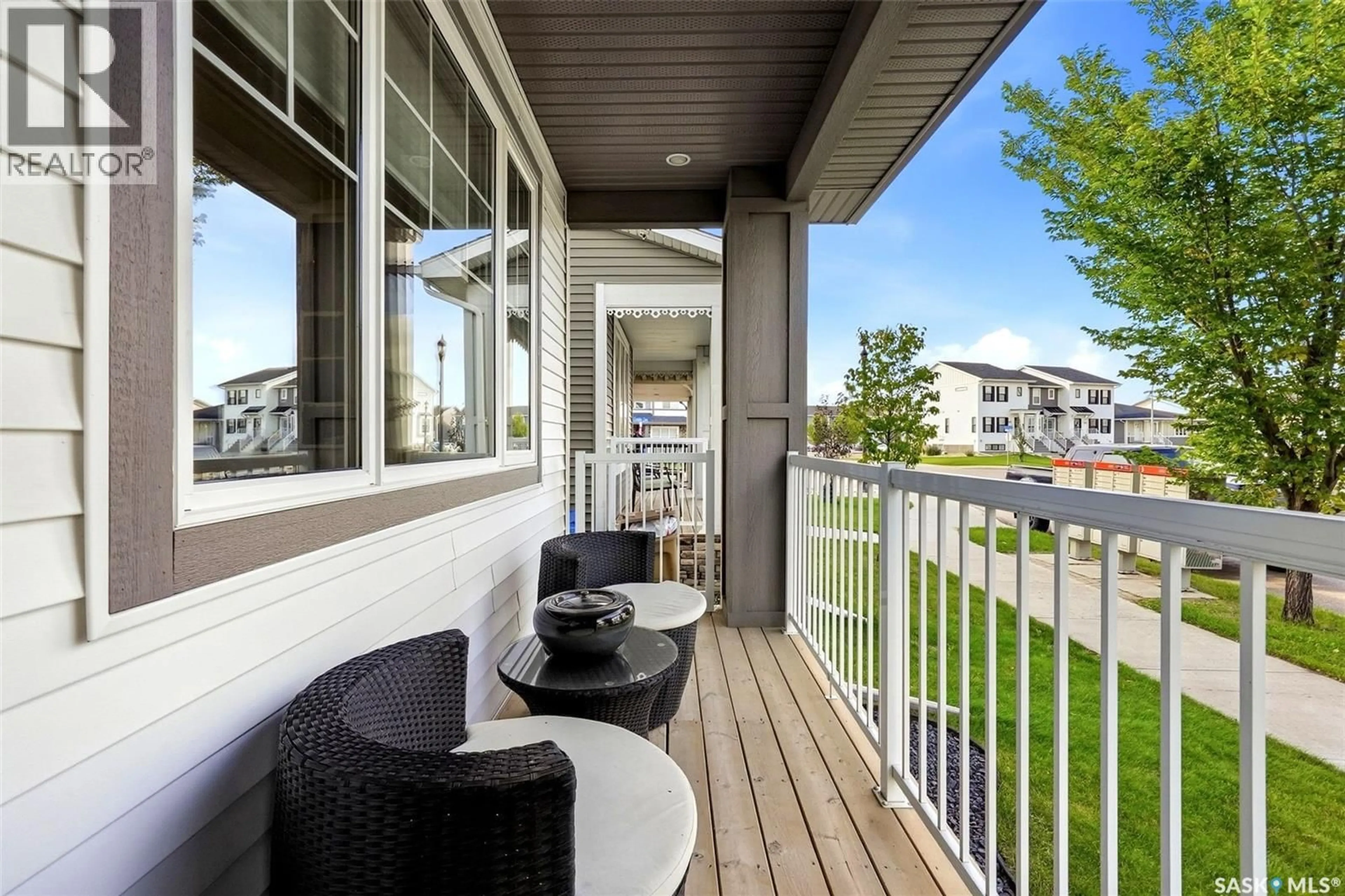 Patio, water/lake/river/ocean view for 5109 BUCKINGHAM DRIVE, Regina Saskatchewan S4V3S3