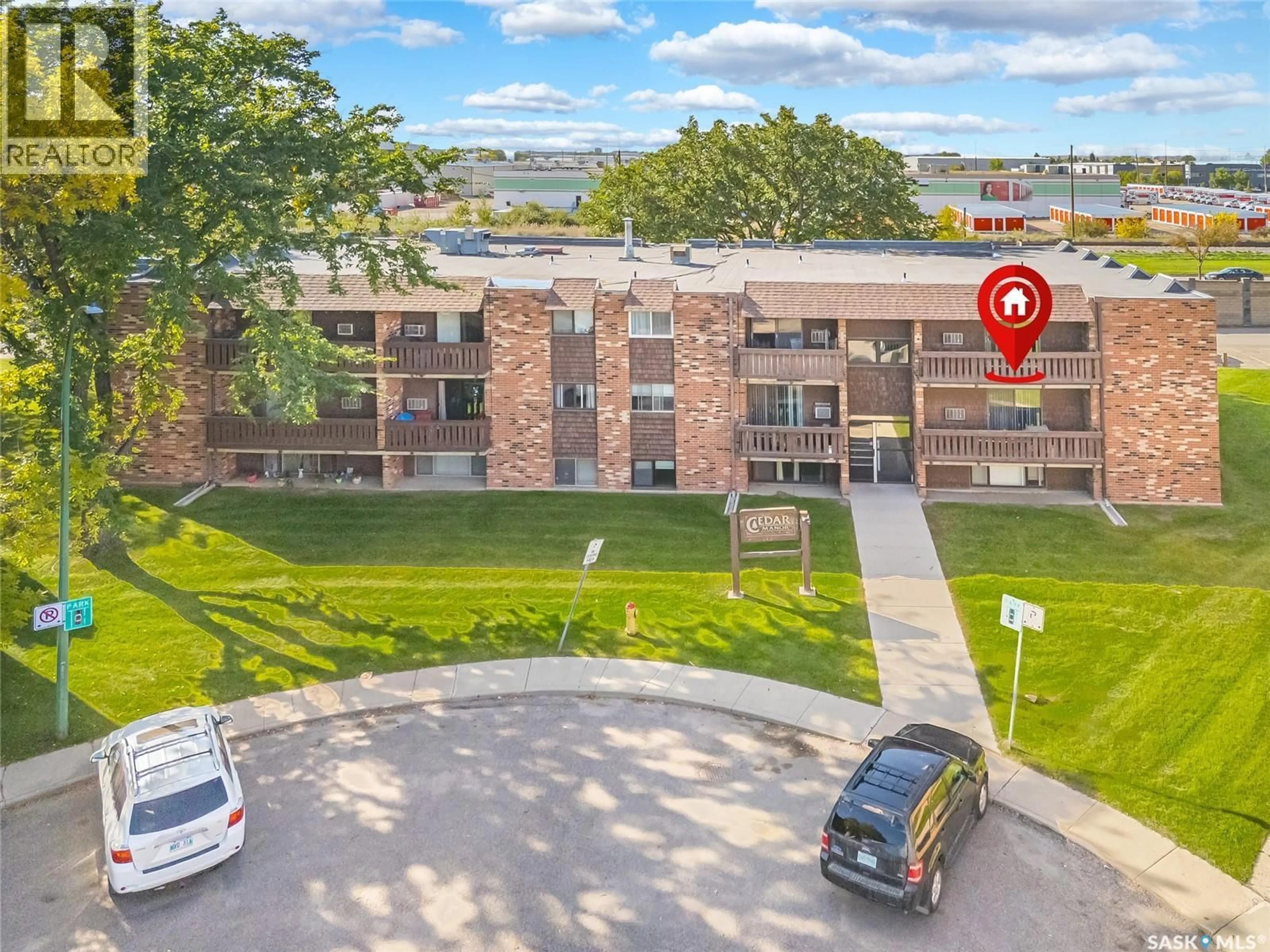 A pic from outside/outdoor area/front of a property/back of a property/a pic from drone, unknown for 301 143 ST LAWRENCE COURT, Saskatoon Saskatchewan S7K4H3