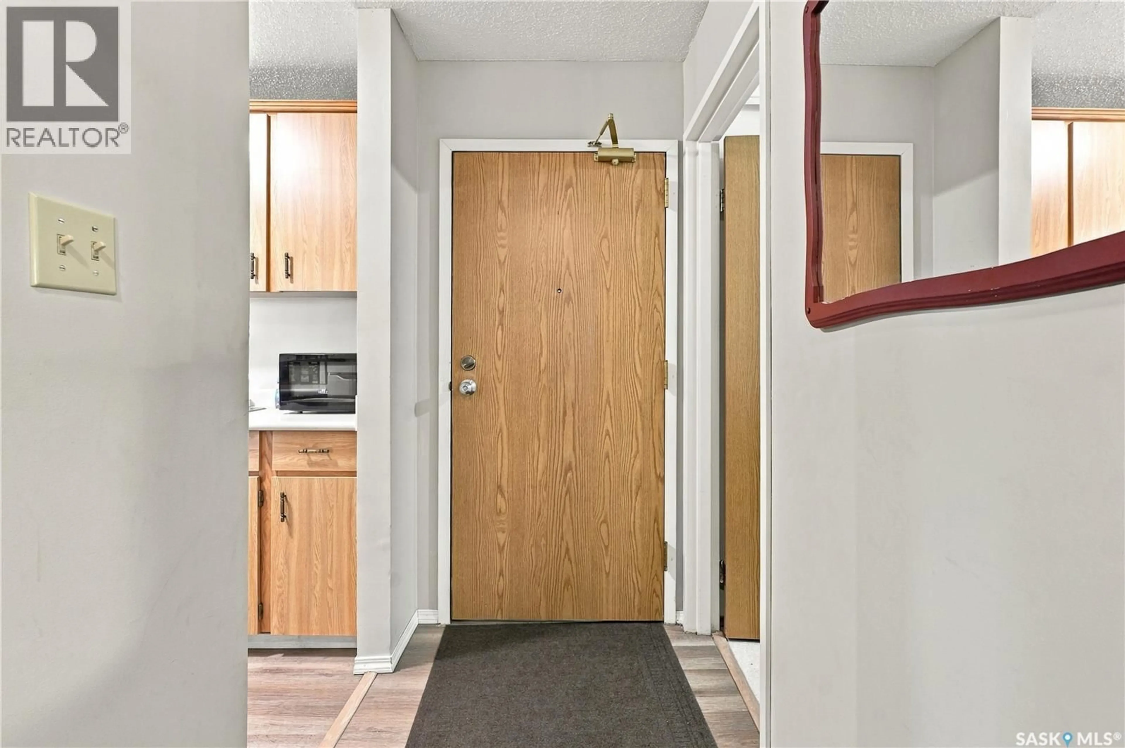 Indoor entryway for 1321 425 115TH STREET, Saskatoon Saskatchewan S7N2E5