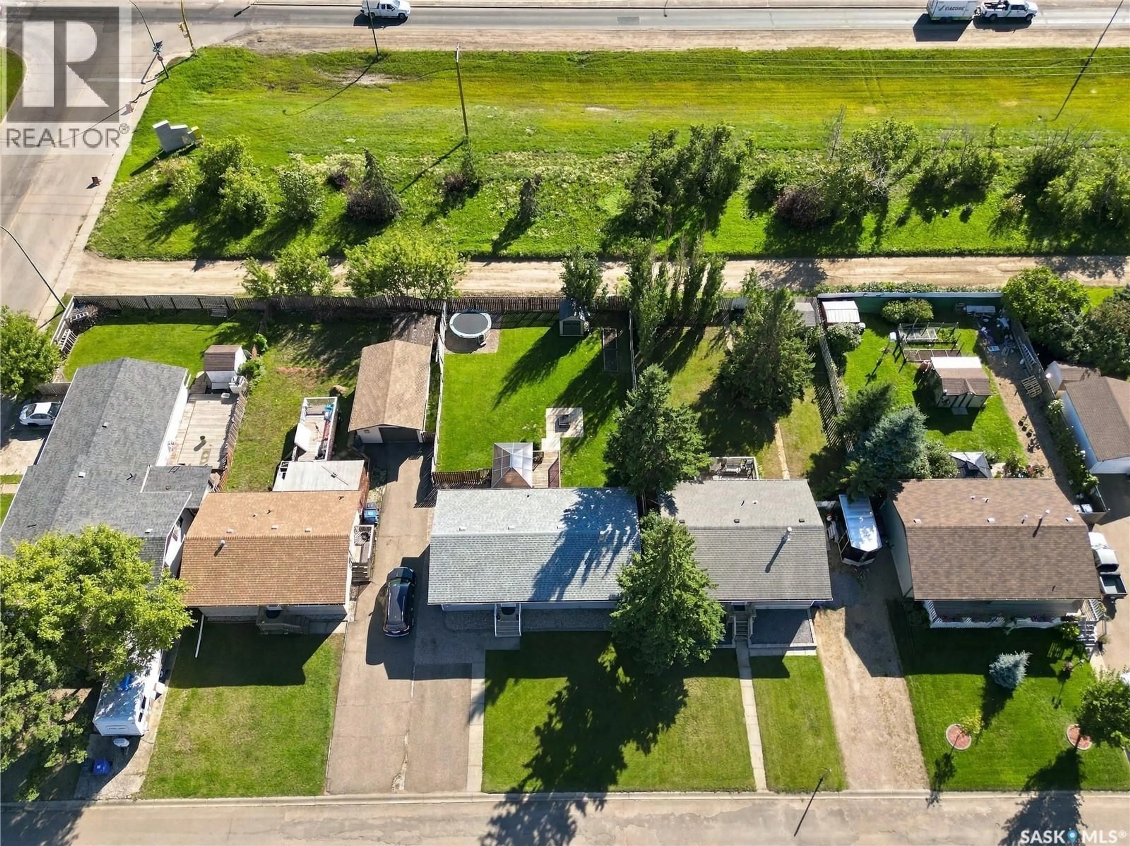 A pic from outside/outdoor area/front of a property/back of a property/a pic from drone, street for 10206 ROSS CRESCENT, North Battleford Saskatchewan S9A3R6