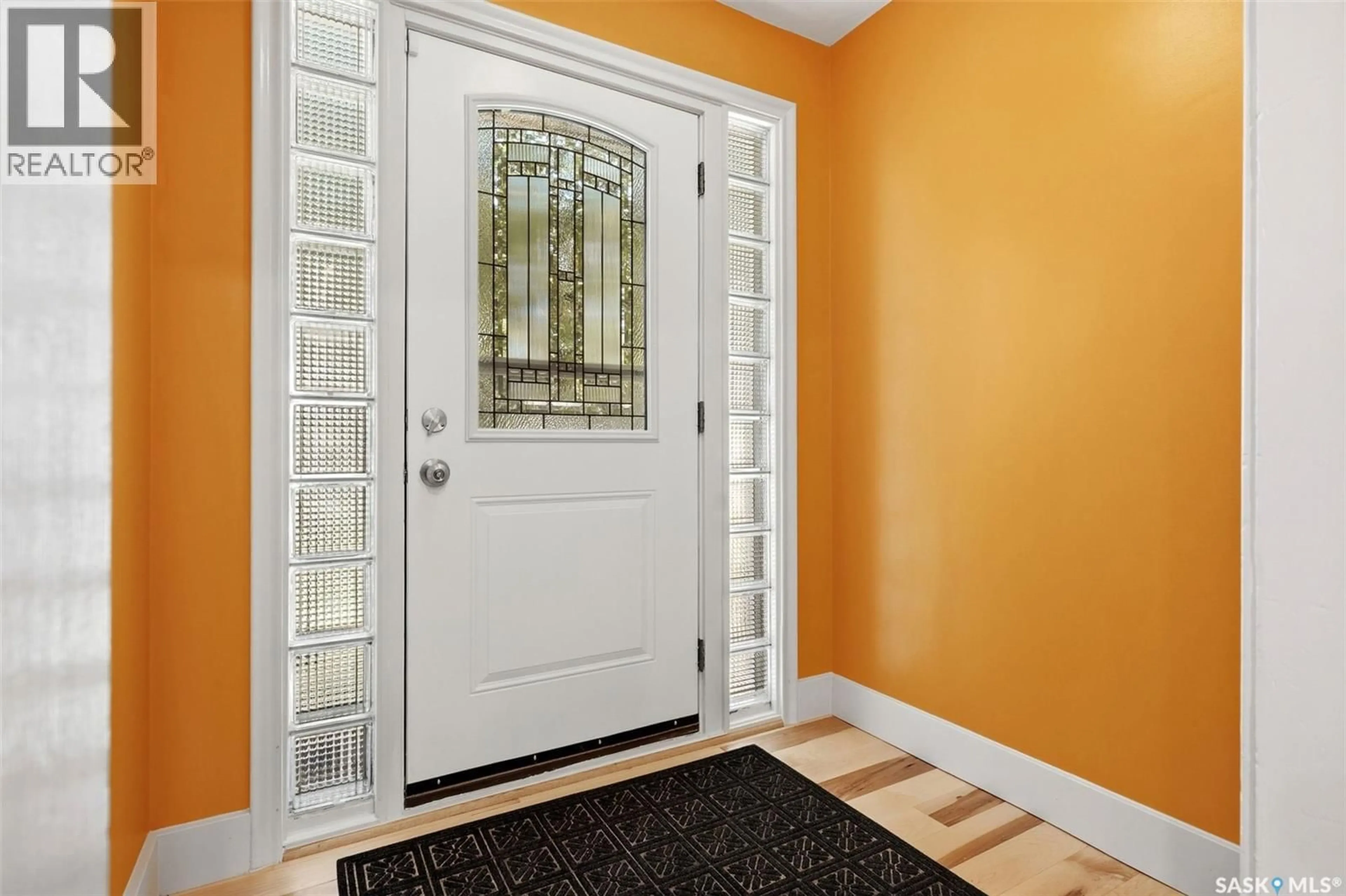 Indoor entryway for 3156 CAMERON STREET, Regina Saskatchewan S4S1W7