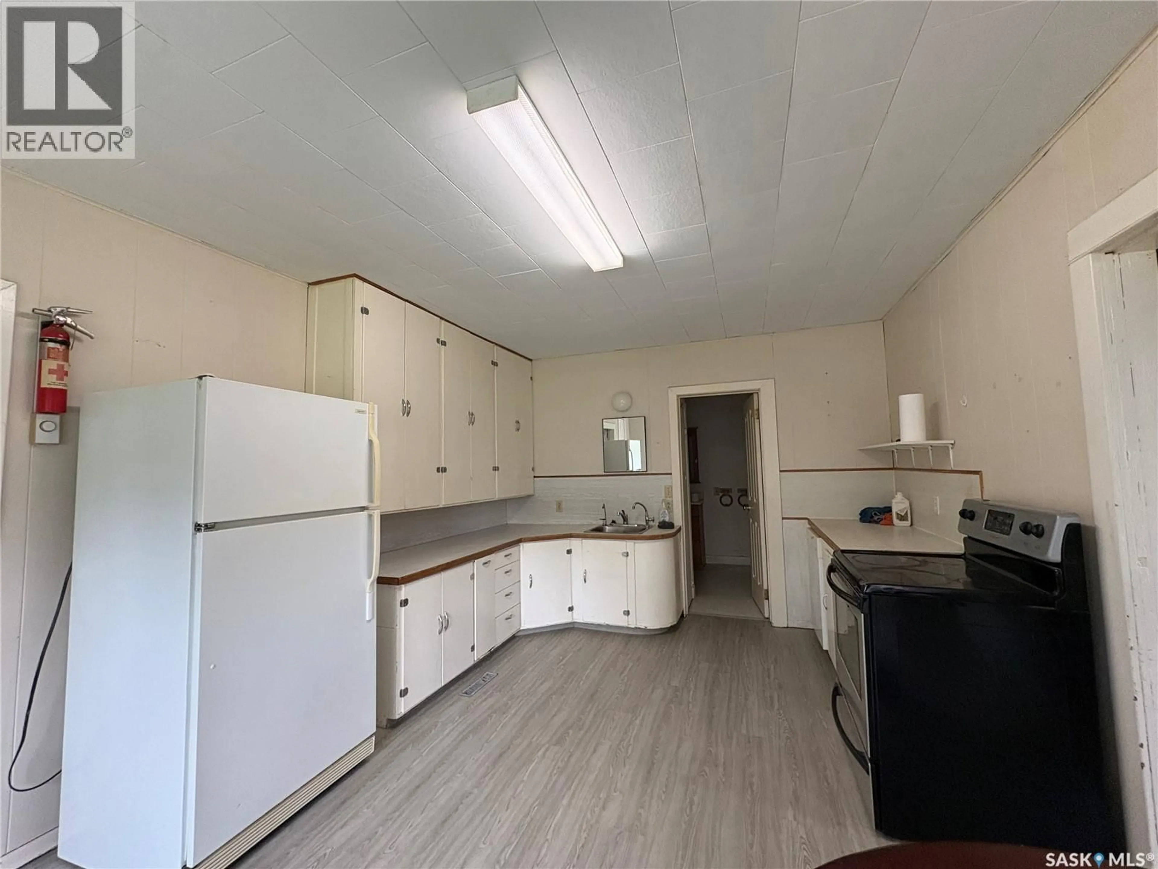 Standard kitchen, unknown for 232 BURTON STREET, Abernethy Saskatchewan S0A0A0