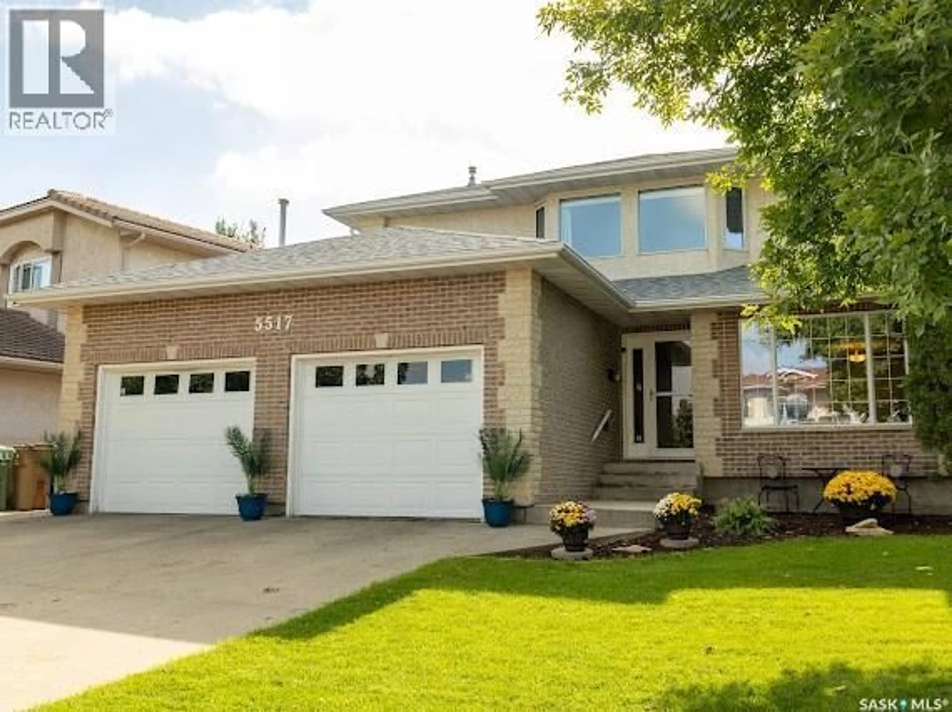 Home with vinyl exterior material, street for 5517 LEIBEL CRESCENT, Regina Saskatchewan S4X4G9