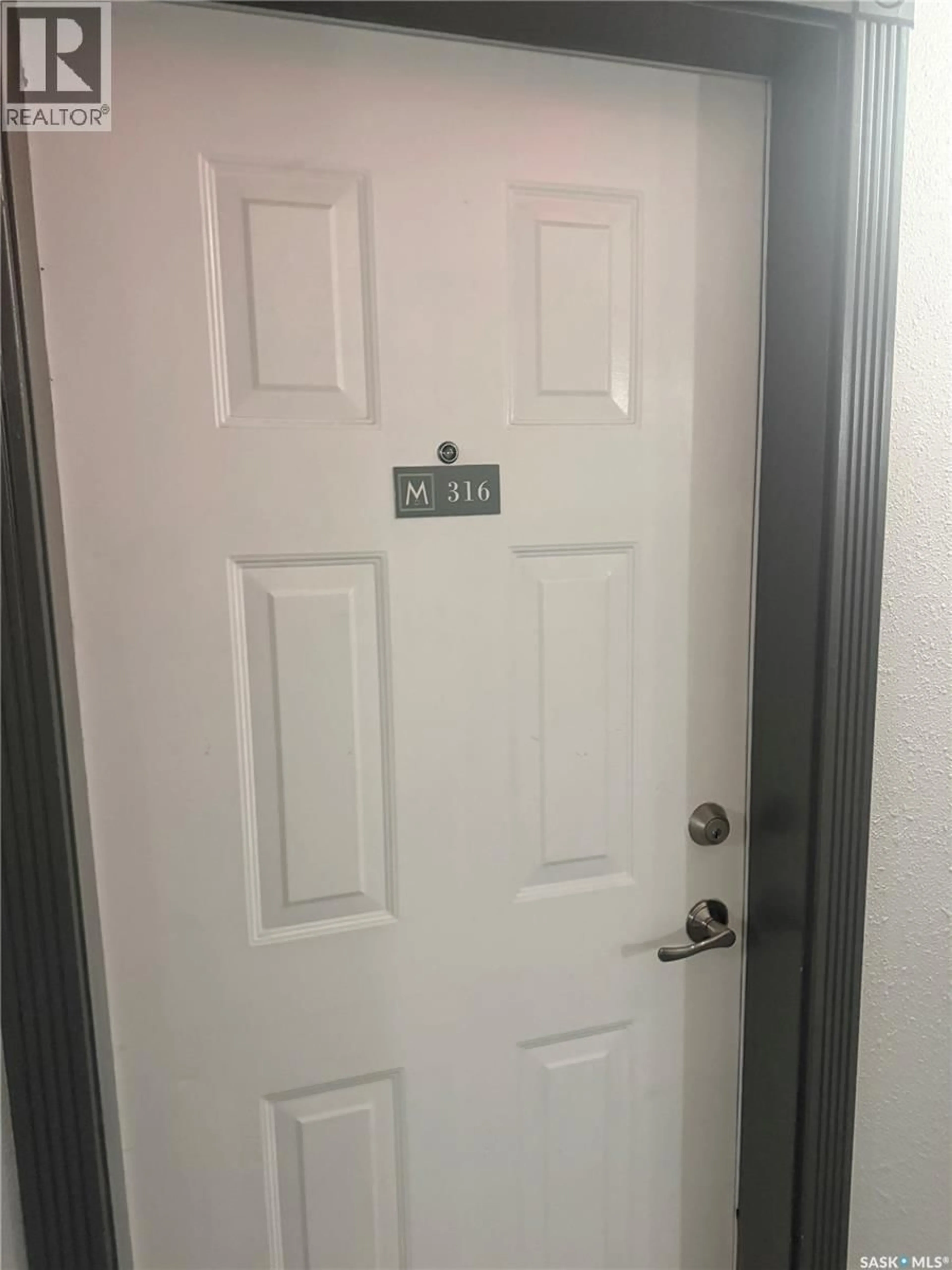 Indoor entryway for 316 1850 MAIN STREET, Saskatoon Saskatchewan S7H4B3