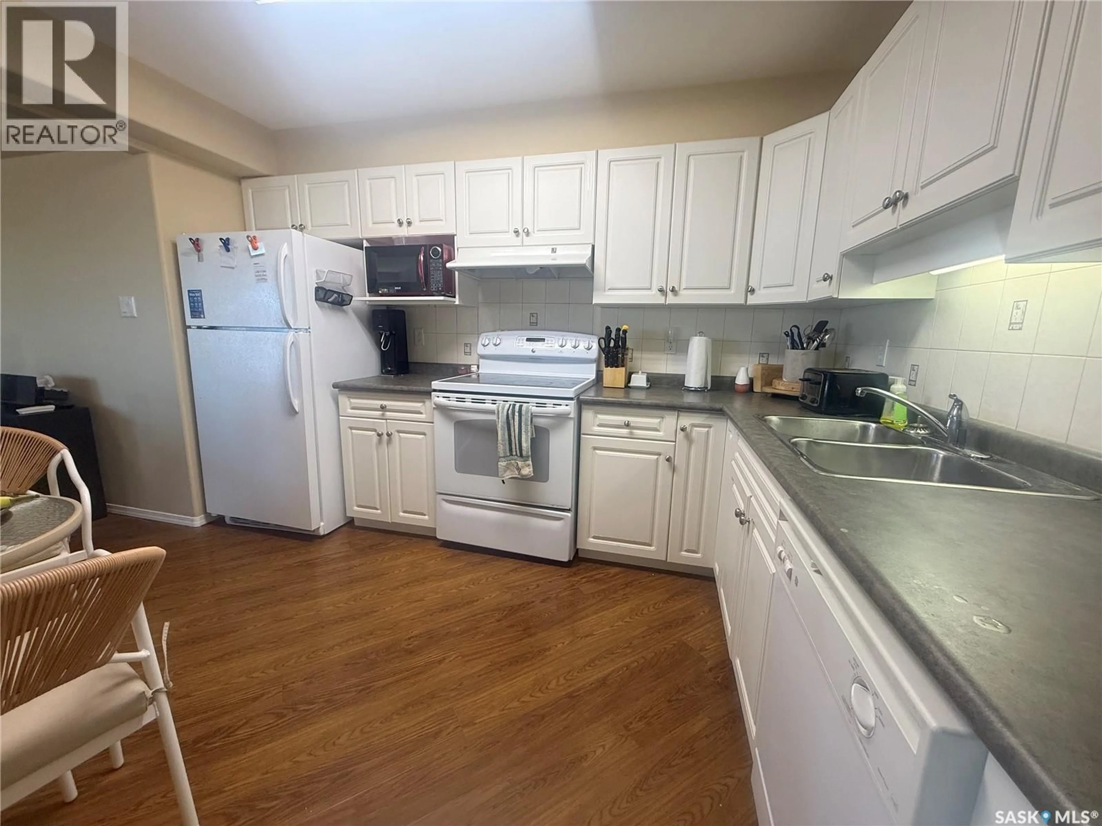 Standard kitchen, unknown for 316 1850 MAIN STREET, Saskatoon Saskatchewan S7H4B3