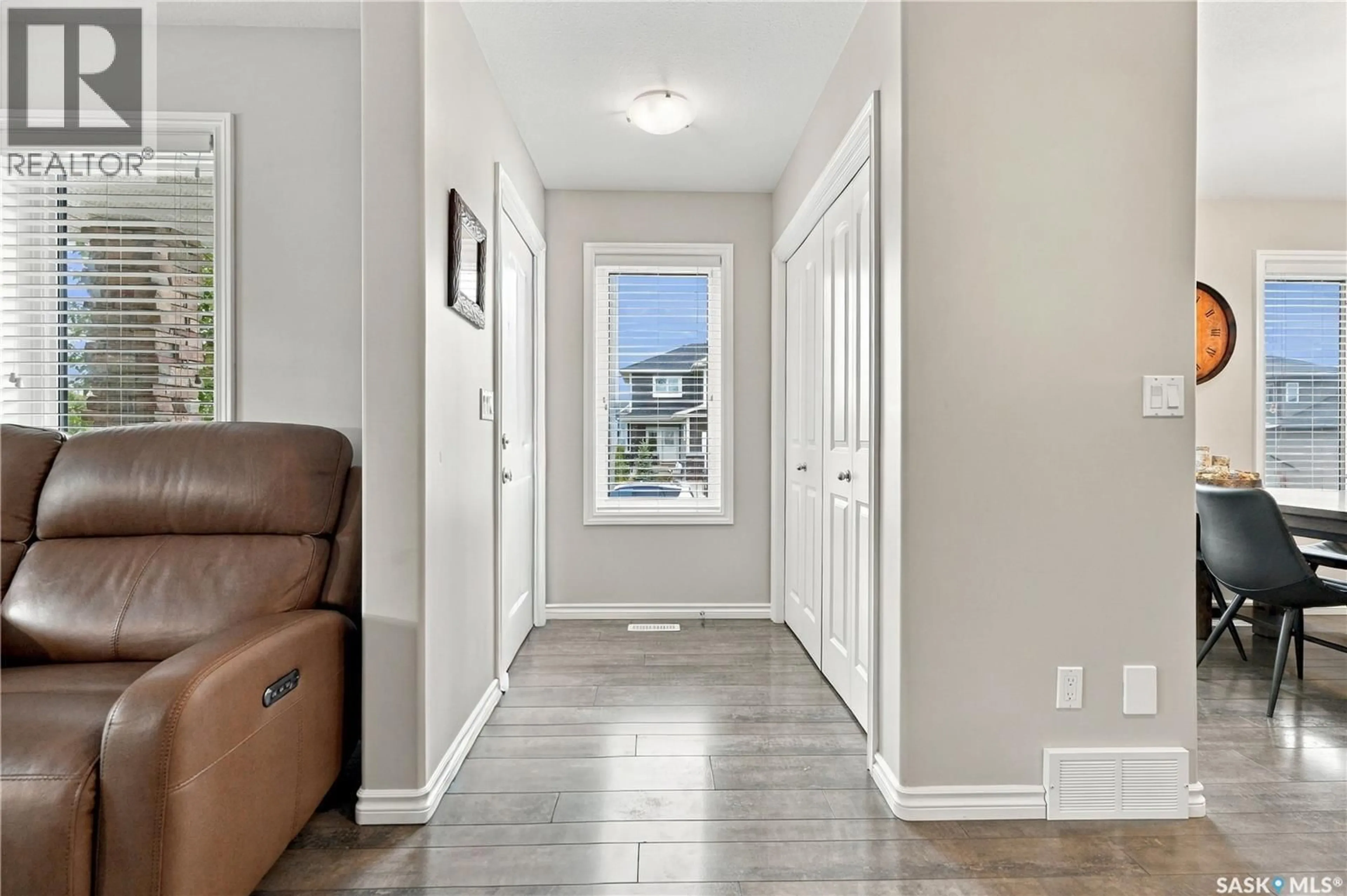 Indoor entryway for 1438 HUNTER ROAD, Saskatoon Saskatchewan S7T0T4
