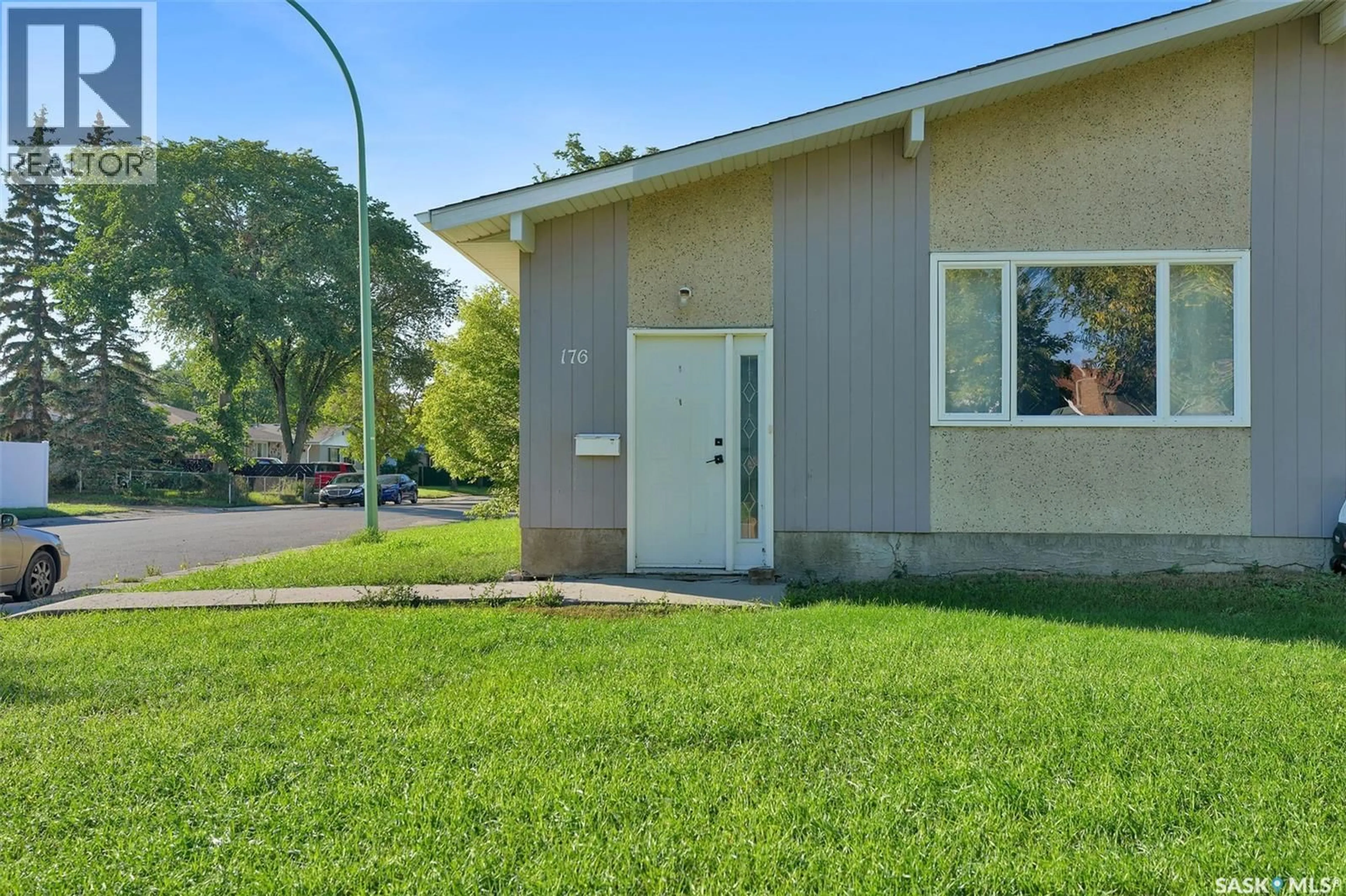 Unknown for 176-178 ROTHWELL CRESCENT, Regina Saskatchewan S4N1R8