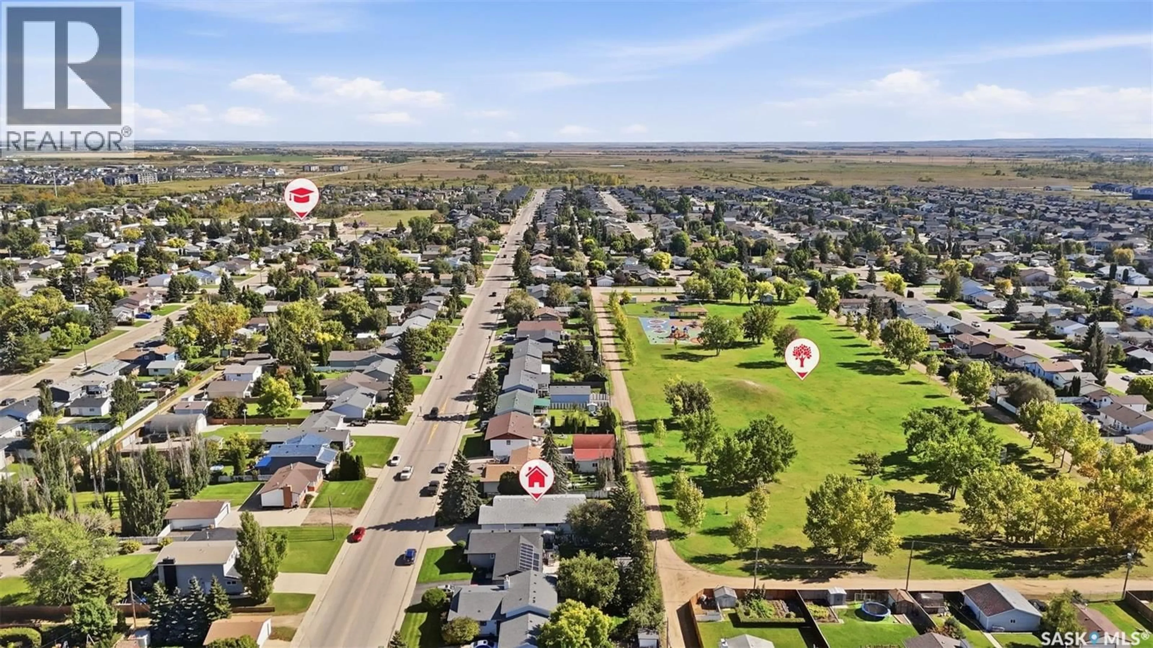A pic from outside/outdoor area/front of a property/back of a property/a pic from drone, street for 314 4TH STREET, Martensville Saskatchewan S0K2T0