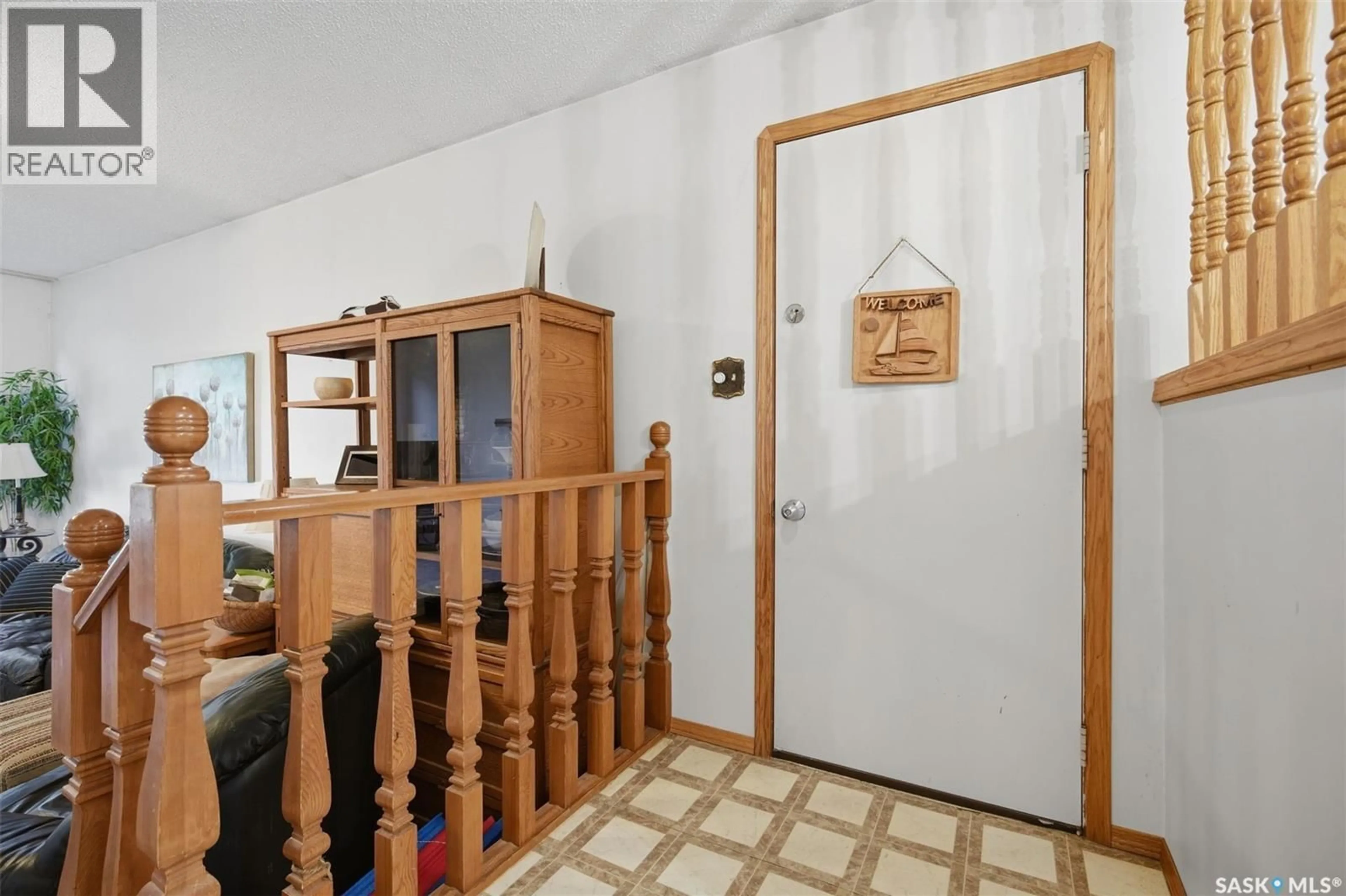 Indoor foyer for 314 4TH STREET, Martensville Saskatchewan S0K2T0