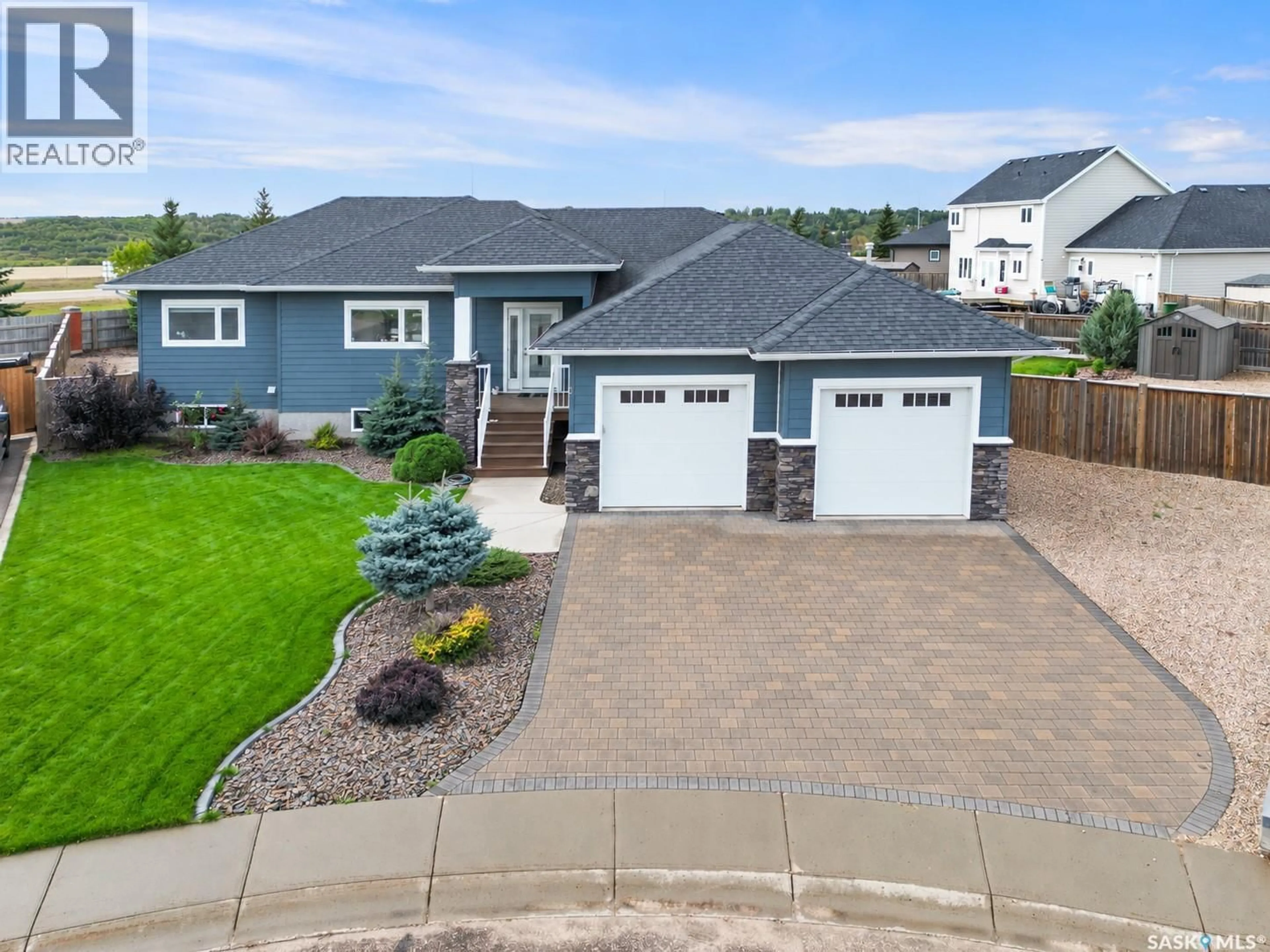 A pic from outside/outdoor area/front of a property/back of a property/a pic from drone, street for 5 MACDONNELL COURT, Battleford Saskatchewan S0M0E0