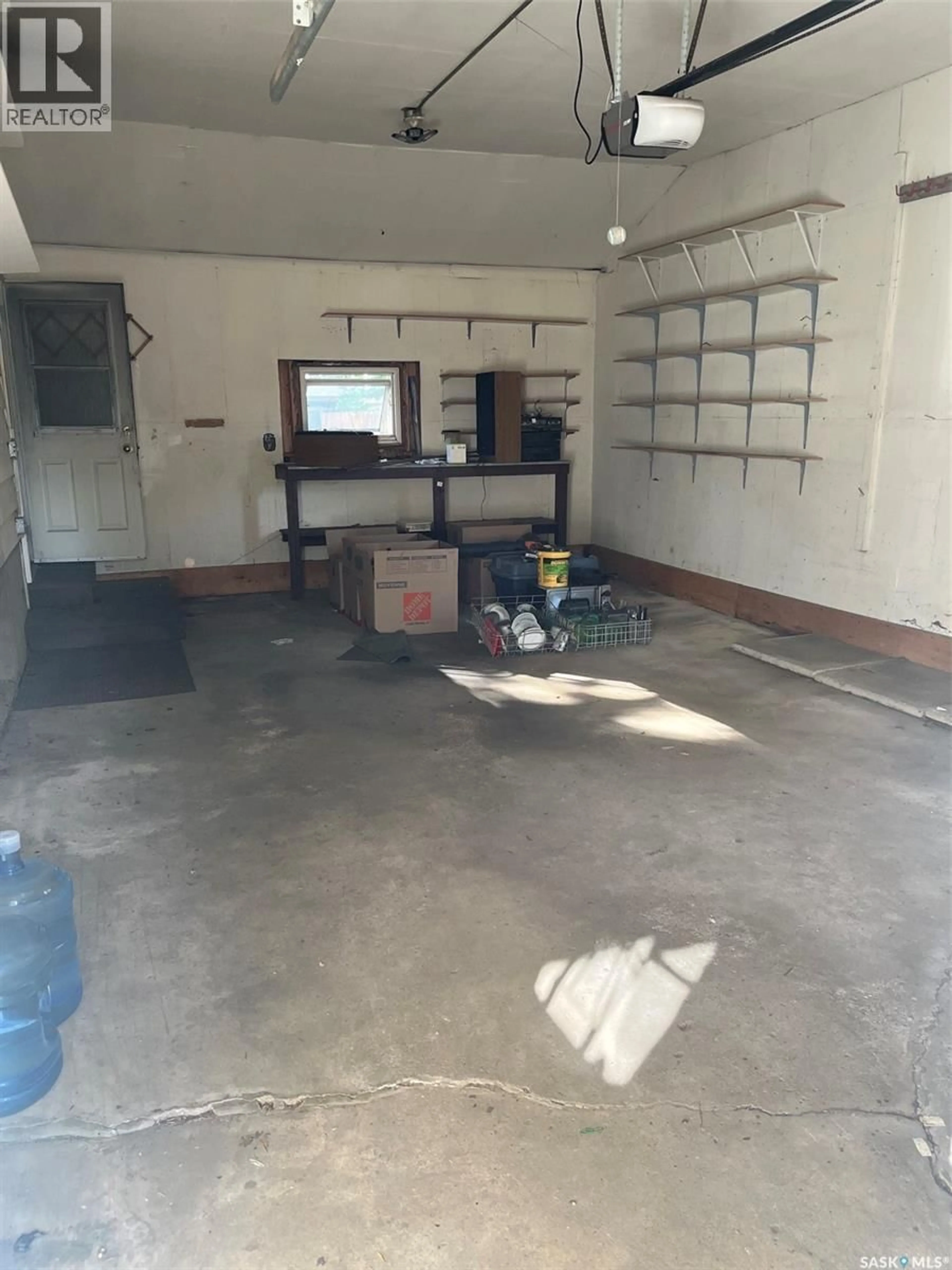 Indoor garage for 1473 NICHOLSON ROAD, Estevan Saskatchewan S4A2G8