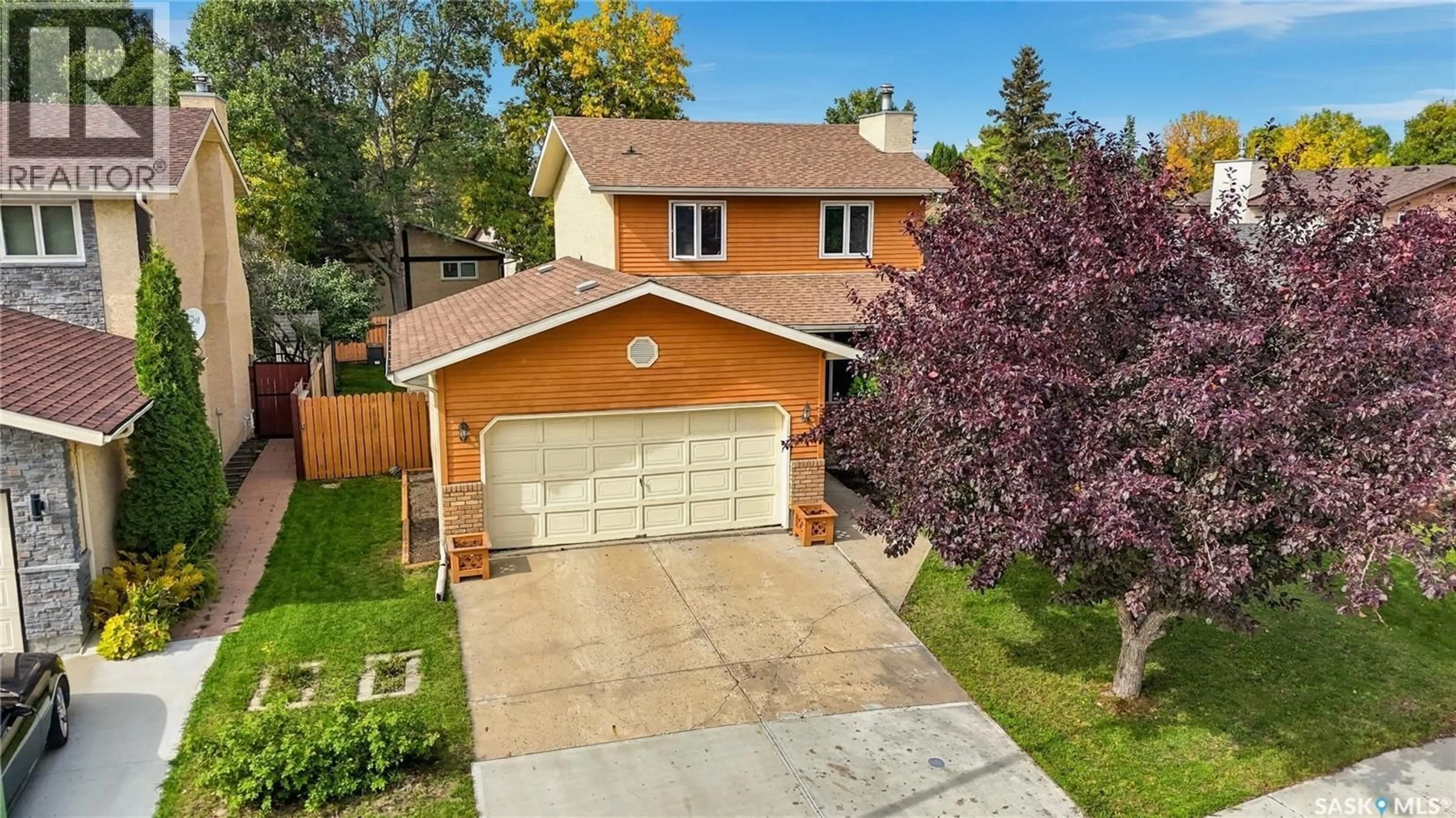 A pic from outside/outdoor area/front of a property/back of a property/a pic from drone, street for 3074 REVES ROAD, Regina Saskatchewan S4V1Y9