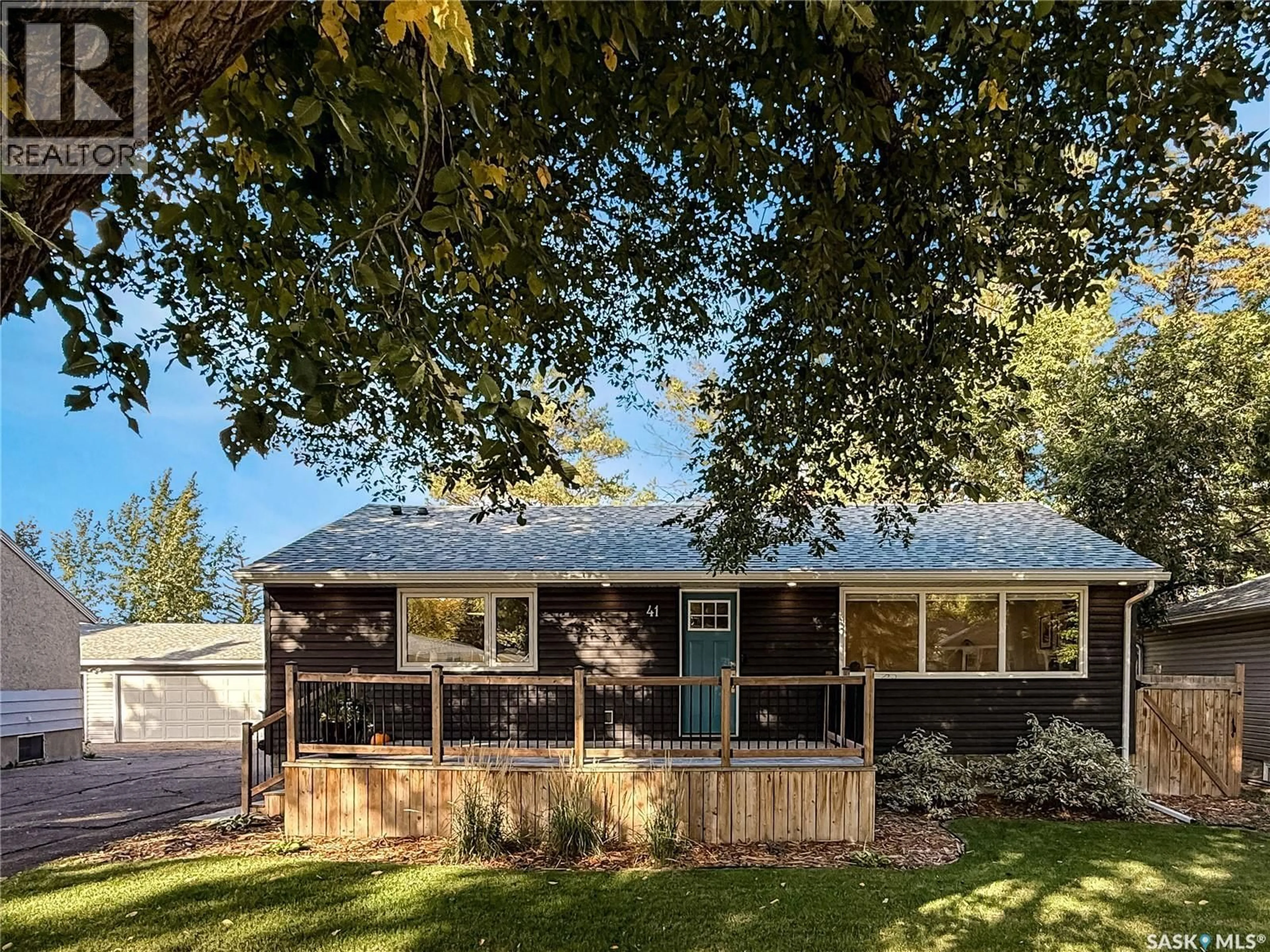 Home with vinyl exterior material, unknown for 41 MOTHERWELL CRESCENT, Regina Saskatchewan S4S3Z3