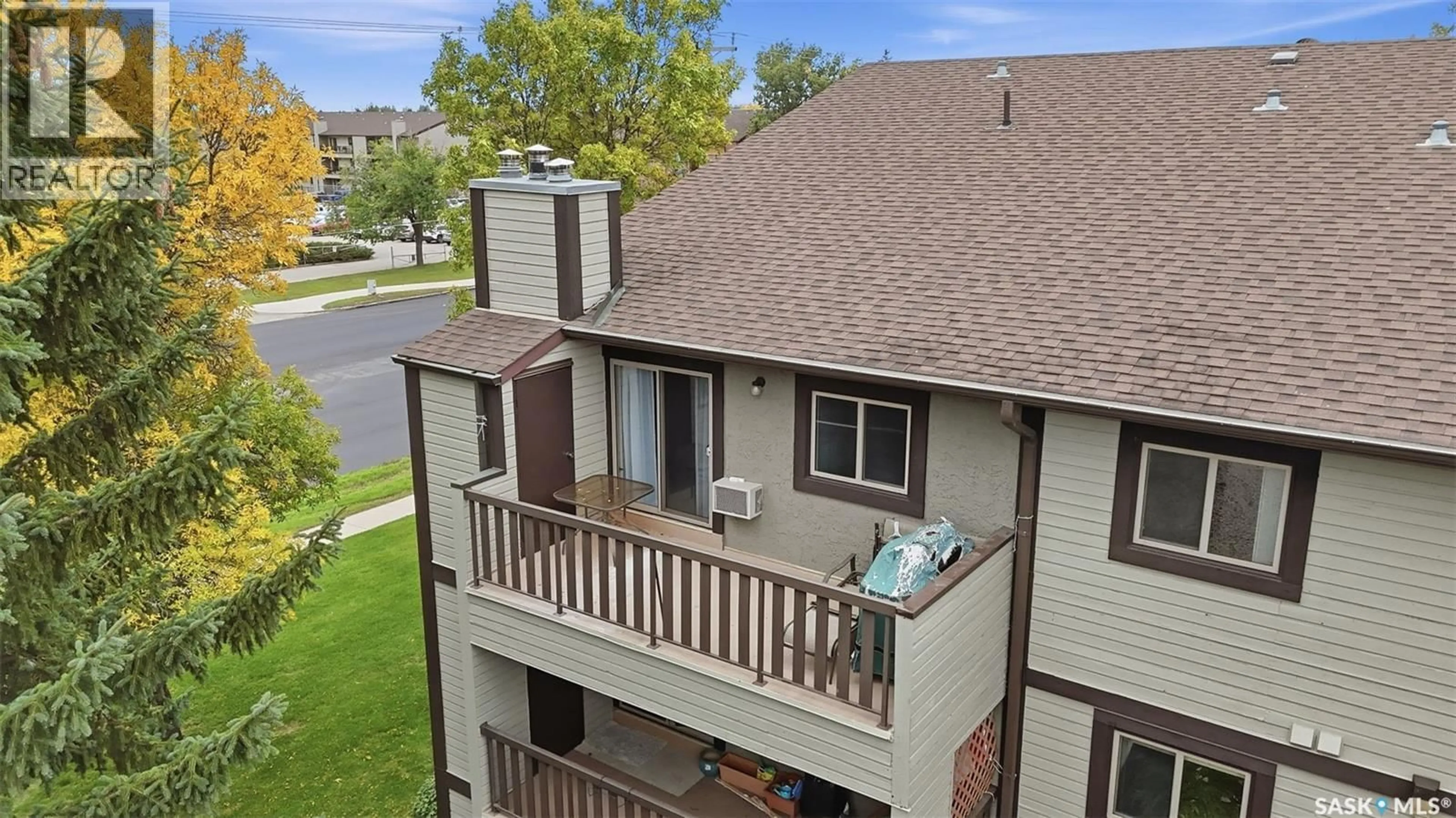 A pic from outside/outdoor area/front of a property/back of a property/a pic from drone, city buildings view from balcony for 122 - 326 EDINBURGH PLACE, Saskatoon Saskatchewan S7H5J7