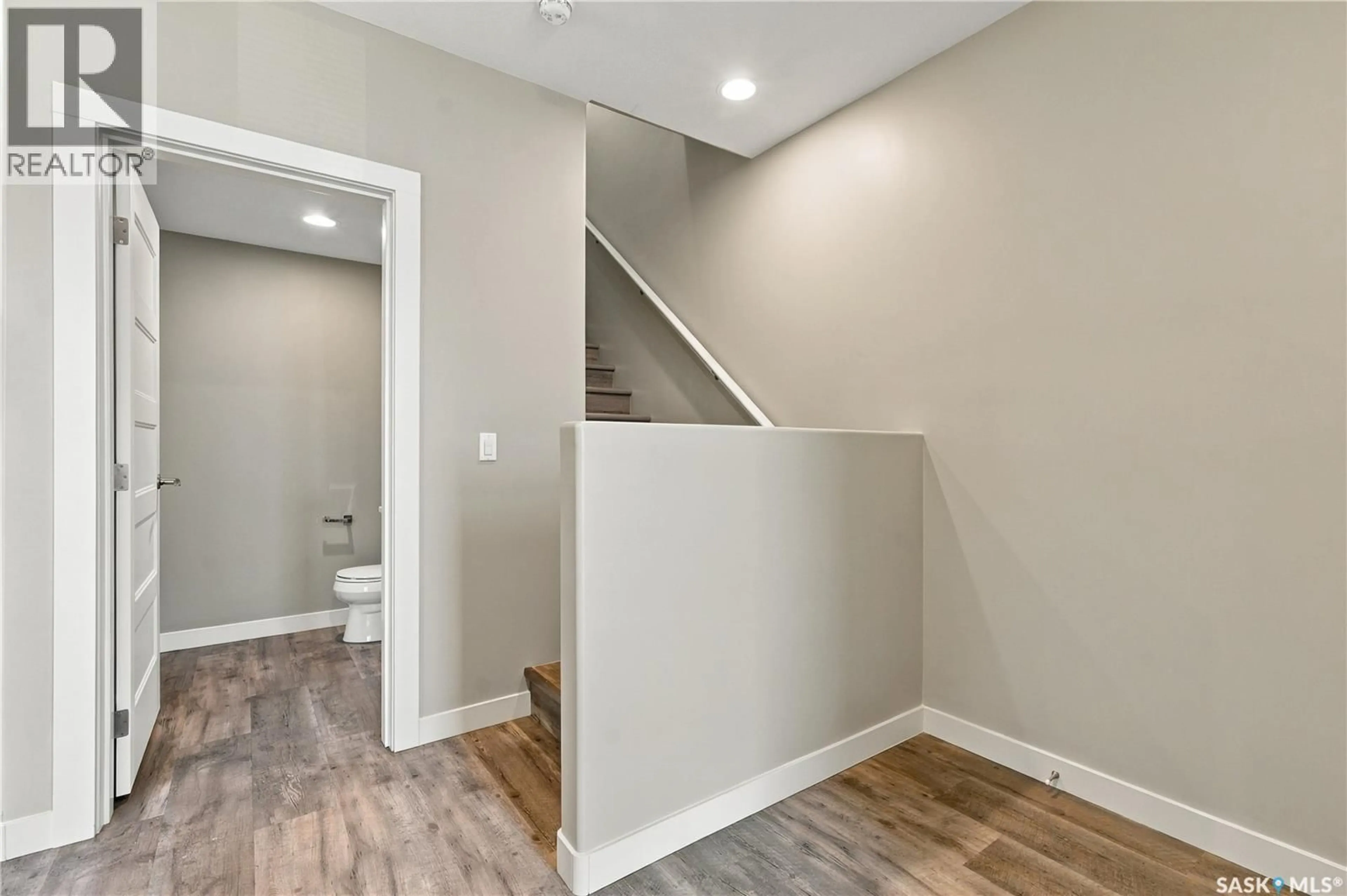 Unknown for 103 - 8 WILLIS CRESCENT, Saskatoon Saskatchewan S7T0X9