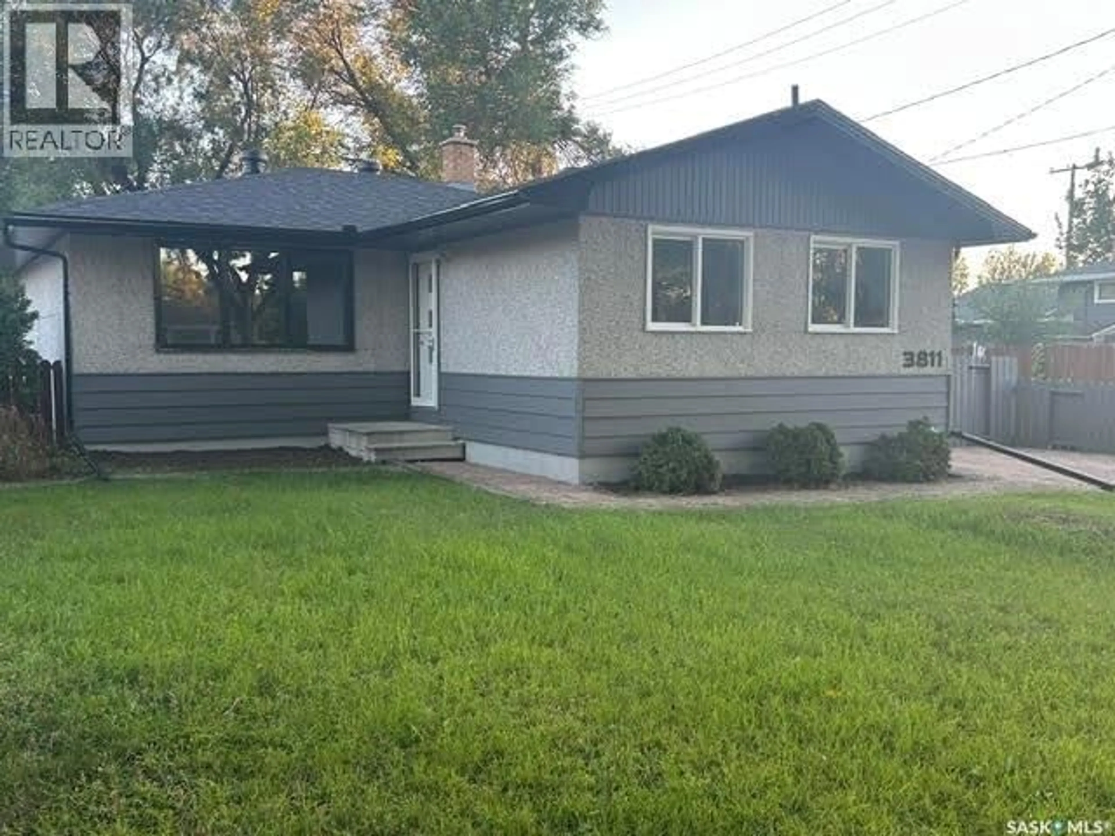 Home with vinyl exterior material, street for 3811 VAN HORNE AVENUE, Regina Saskatchewan S4S1M5