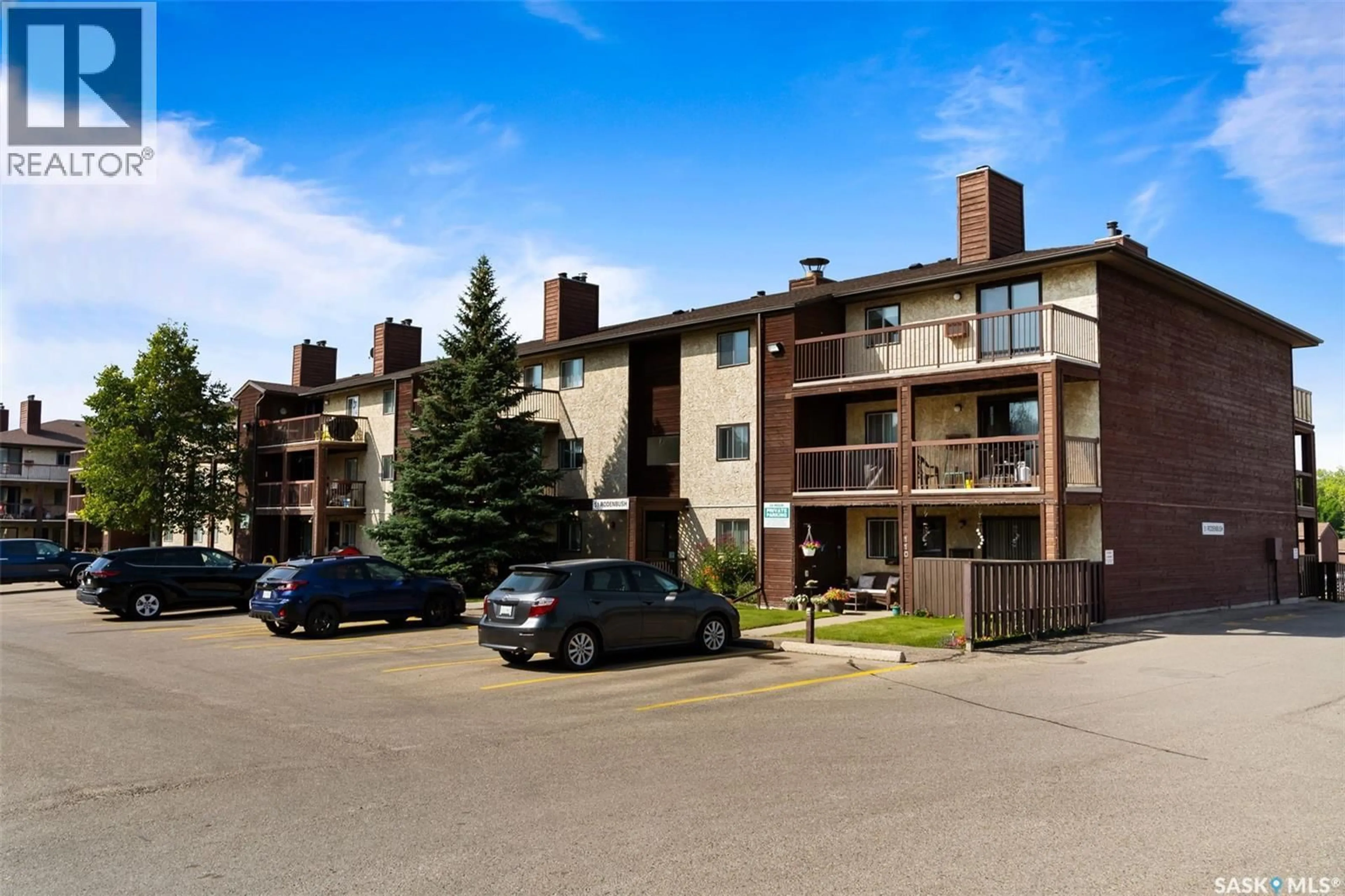 Patio, unknown for 202 RODENBUSH DRIVE, Regina Saskatchewan S4R8C7