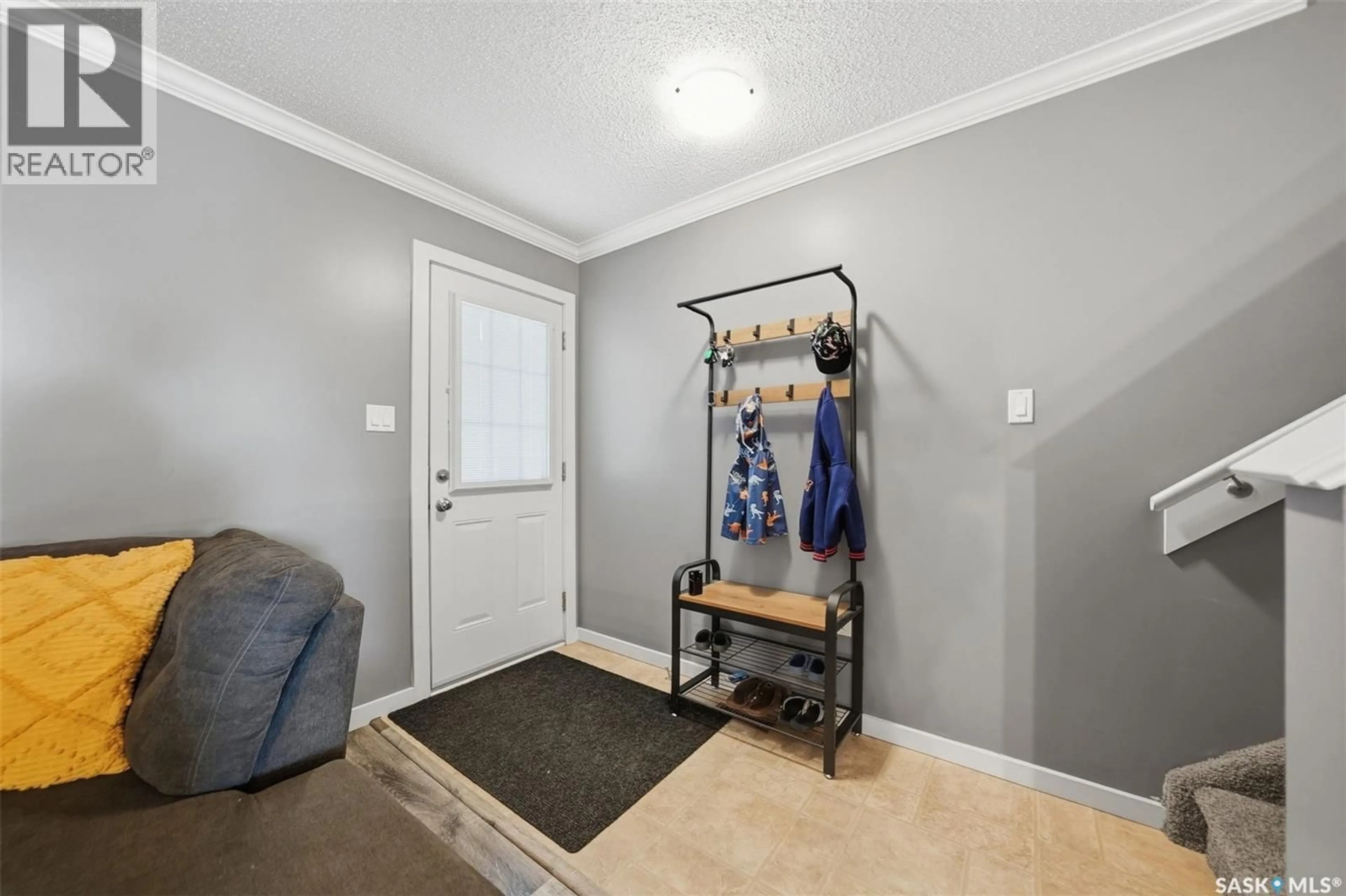 Indoor entryway for 202 - 6 MCKAGUE CRESCENT, Saskatoon Saskatchewan S7R0L8