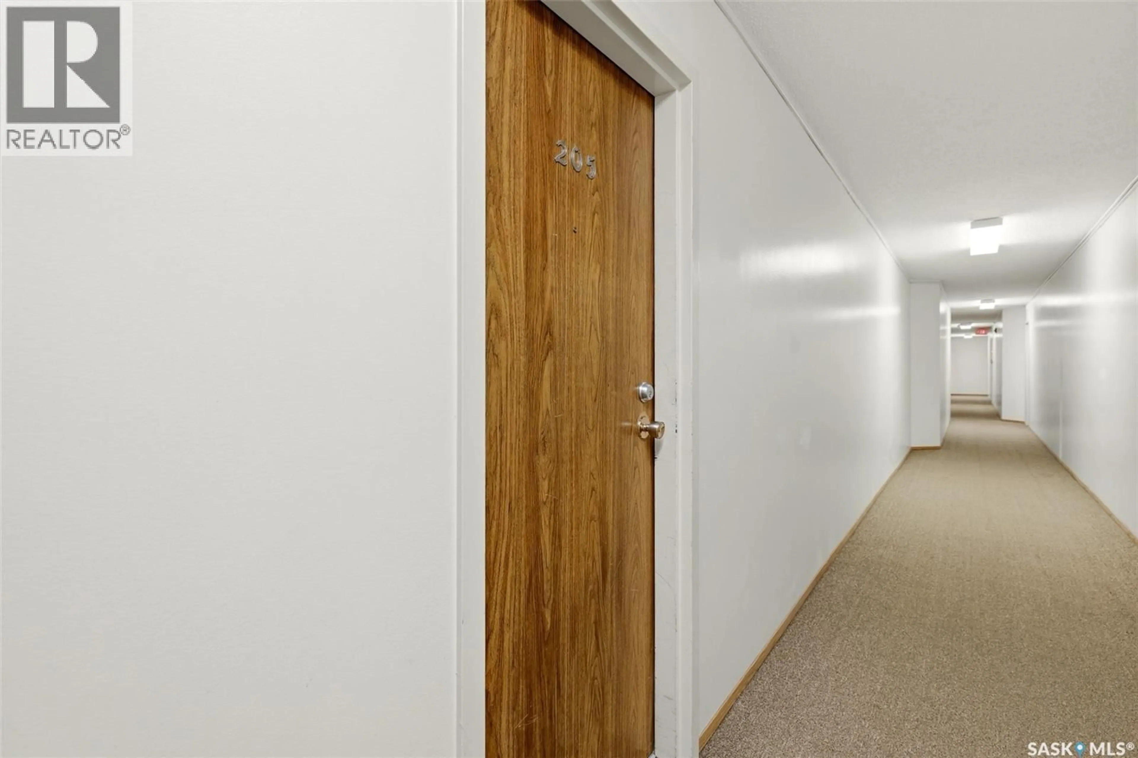 Indoor foyer for 51 - 205 RODENBUSH DRIVE, Regina Saskatchewan S4R8C7