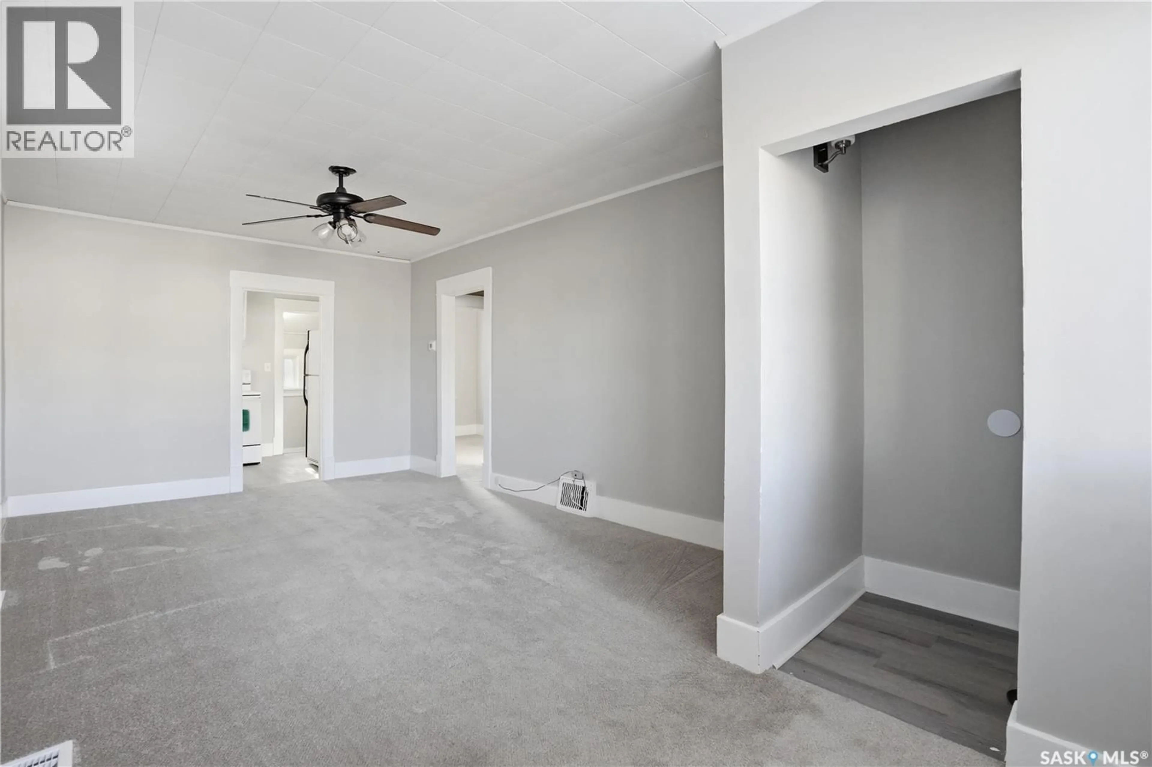 A pic of a room for 1008 RETALLACK STREET, Regina Saskatchewan S4T2H3