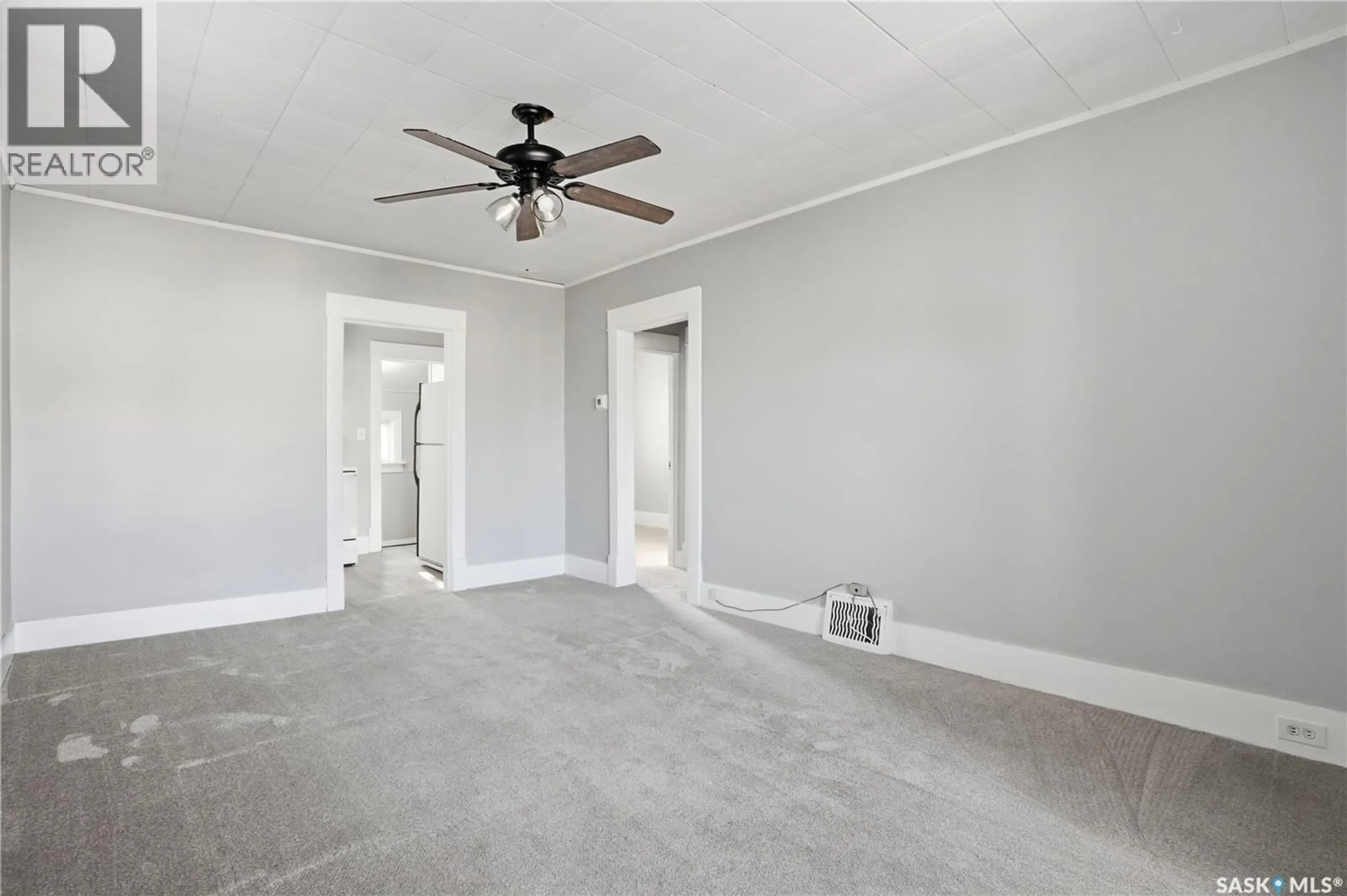 A pic of a room for 1008 RETALLACK STREET, Regina Saskatchewan S4T2H3
