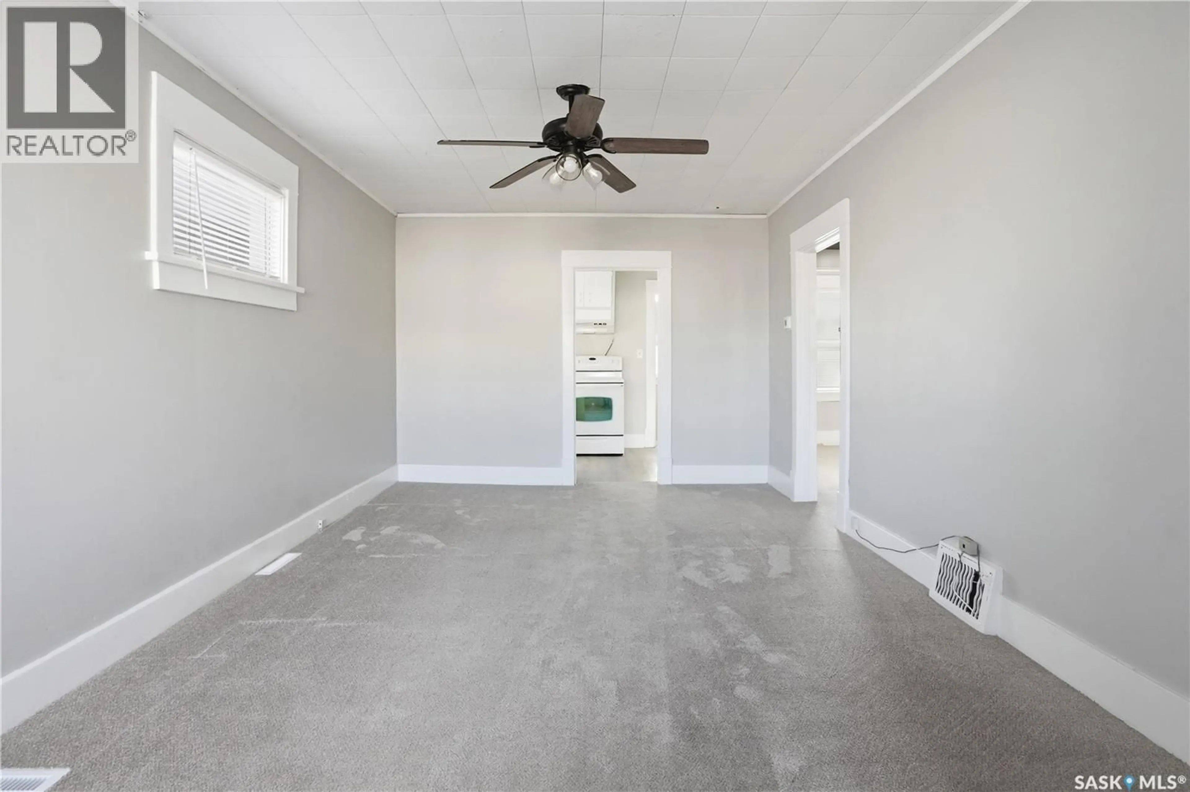 A pic of a room for 1008 RETALLACK STREET, Regina Saskatchewan S4T2H3