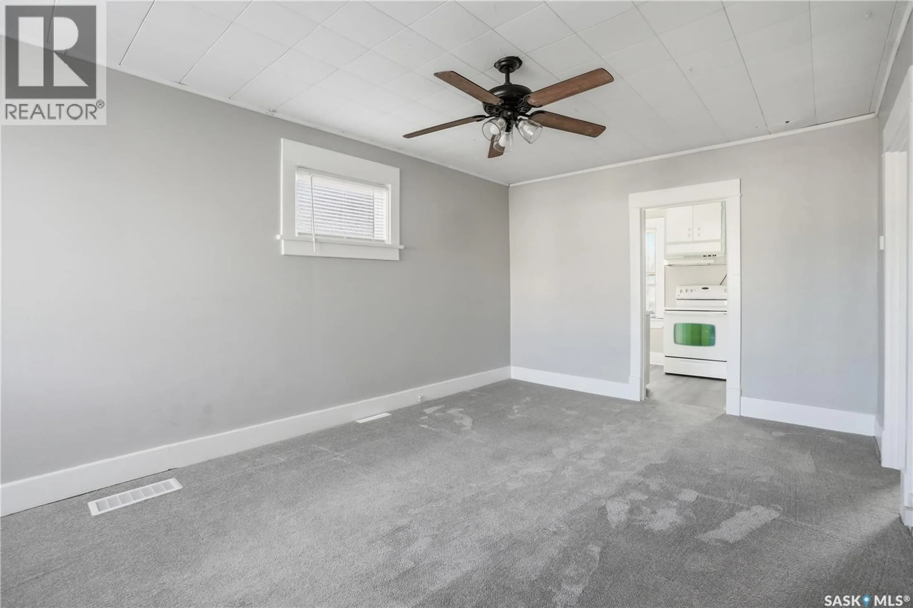 A pic of a room for 1008 RETALLACK STREET, Regina Saskatchewan S4T2H3