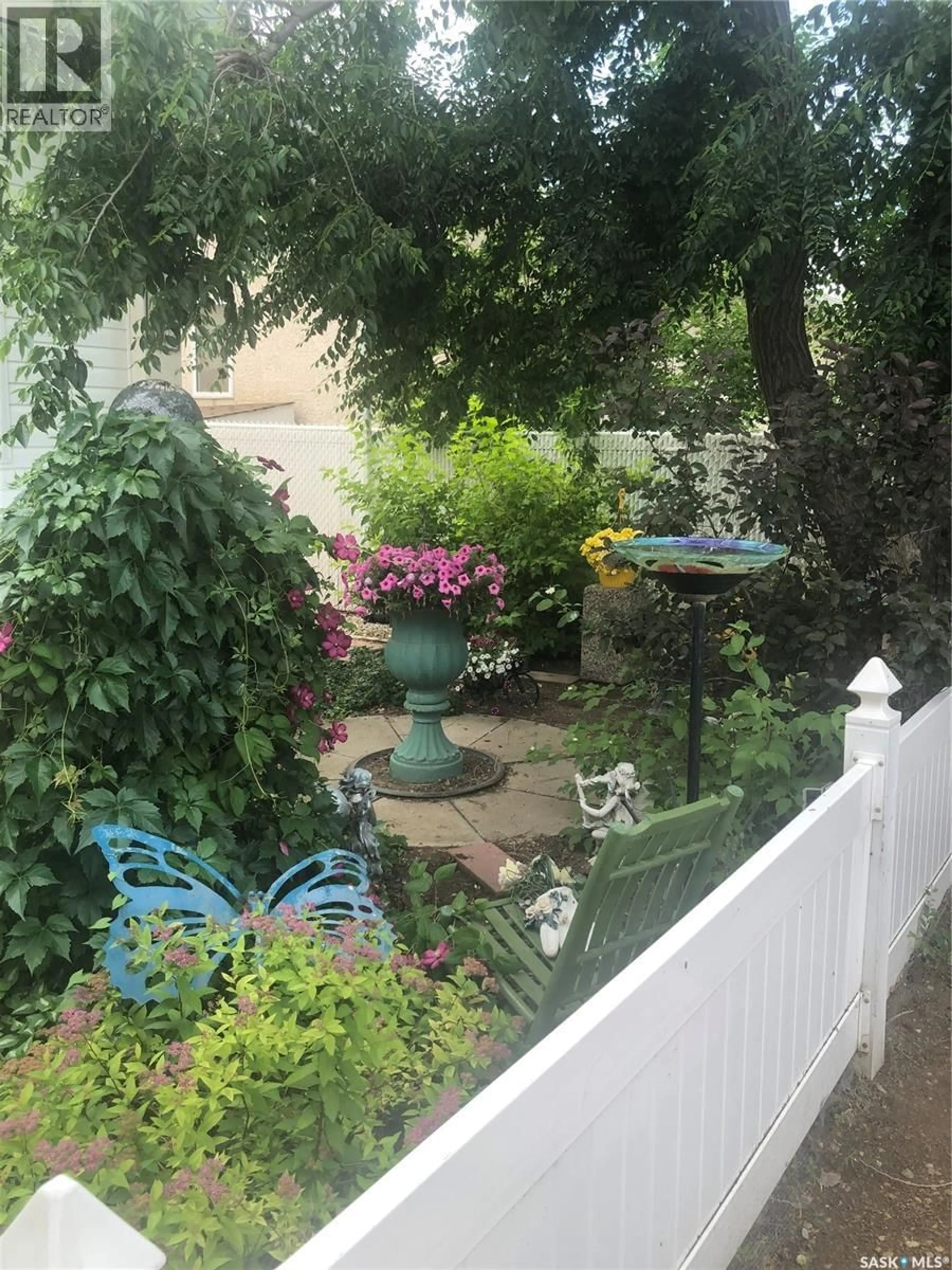 Patio, water/lake/river/ocean view for 1546 ATHABASCA STREET, Moose Jaw Saskatchewan S6H7K4