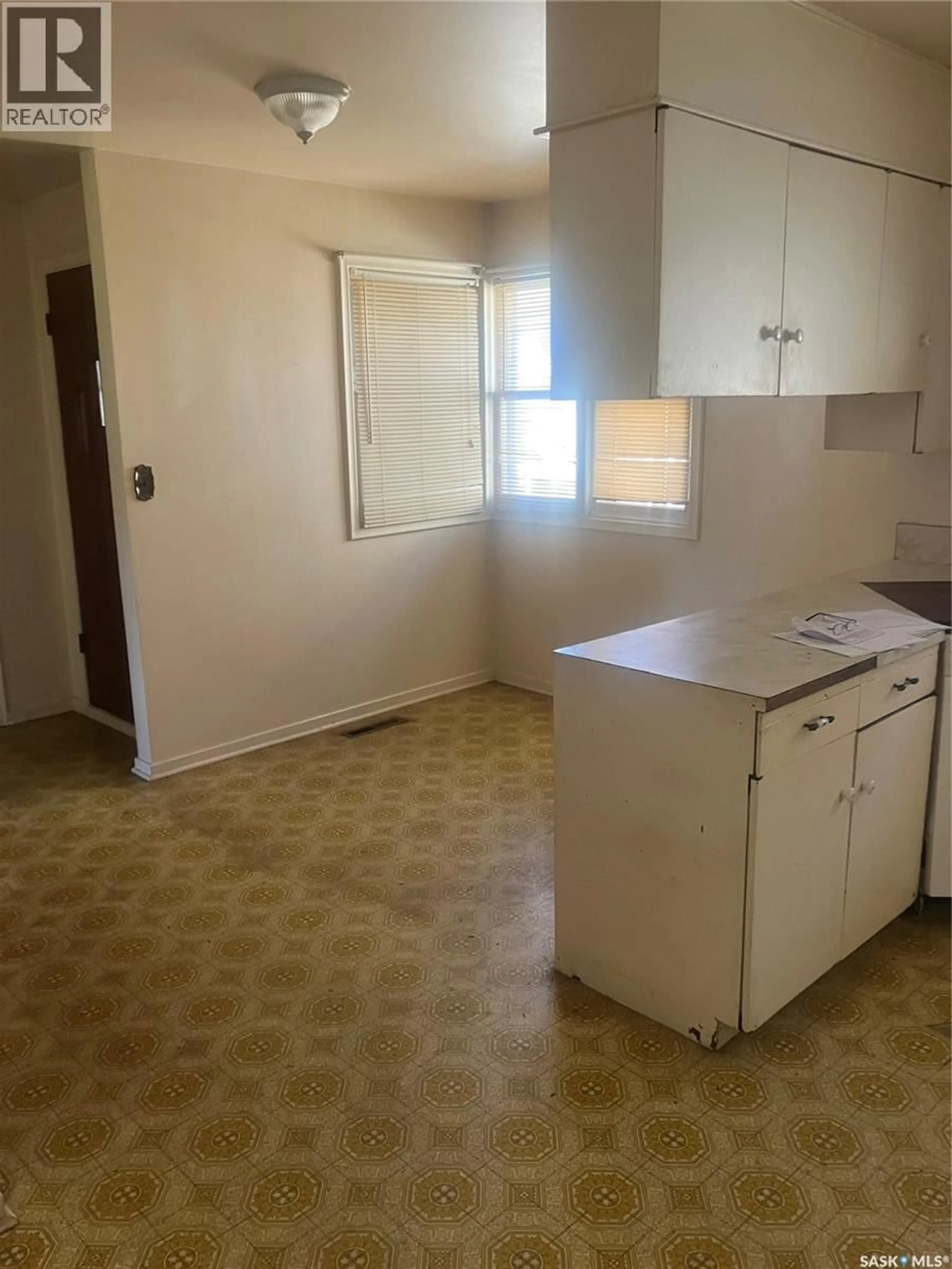 Standard kitchen, unknown for 2157 FLEURY STREET, Regina Saskatchewan S4N2M3