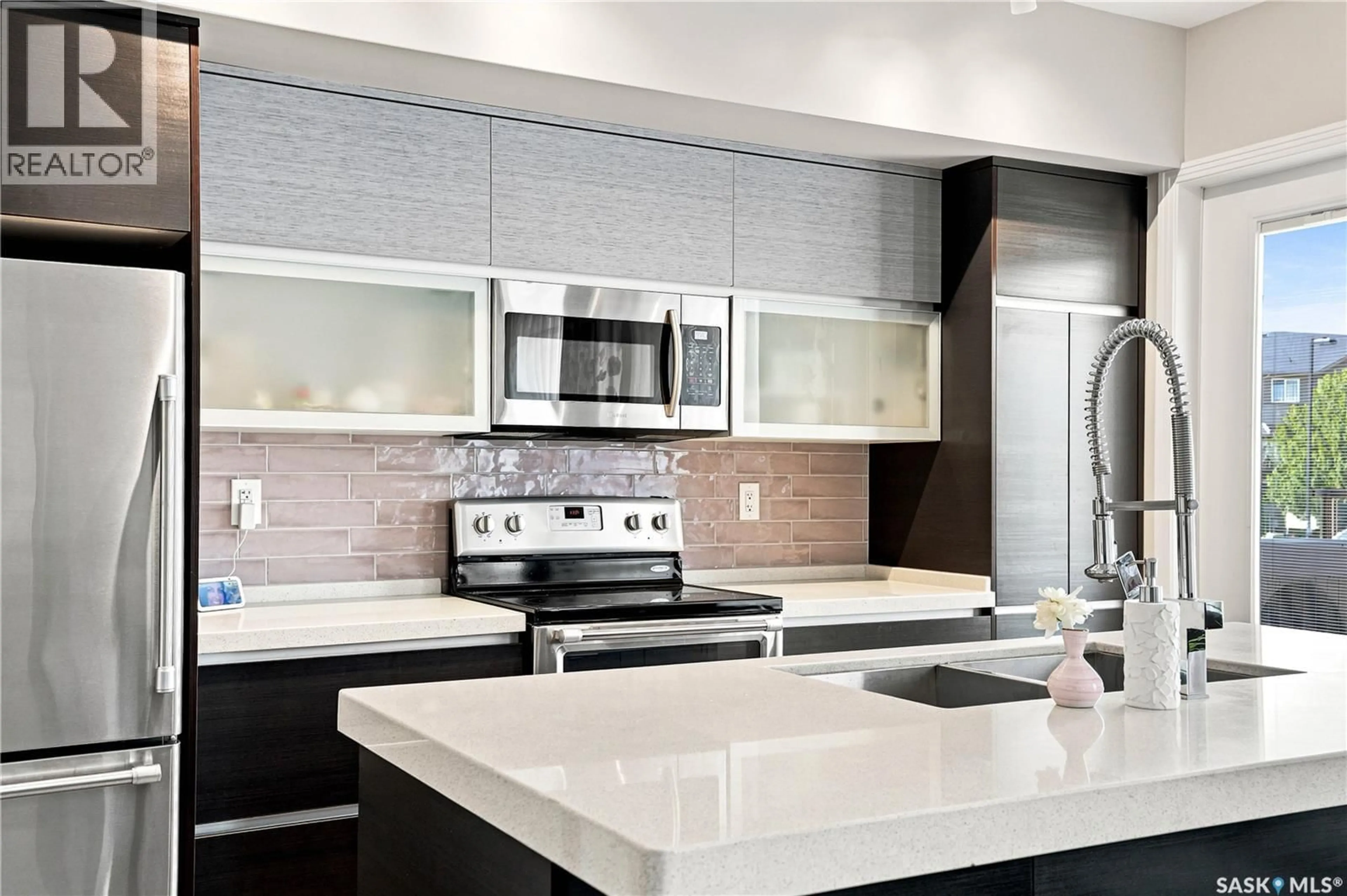 Contemporary kitchen, ceramic/tile floor for 108 235 EVERGREEN SQUARE, Saskatoon Saskatchewan S7W0T9