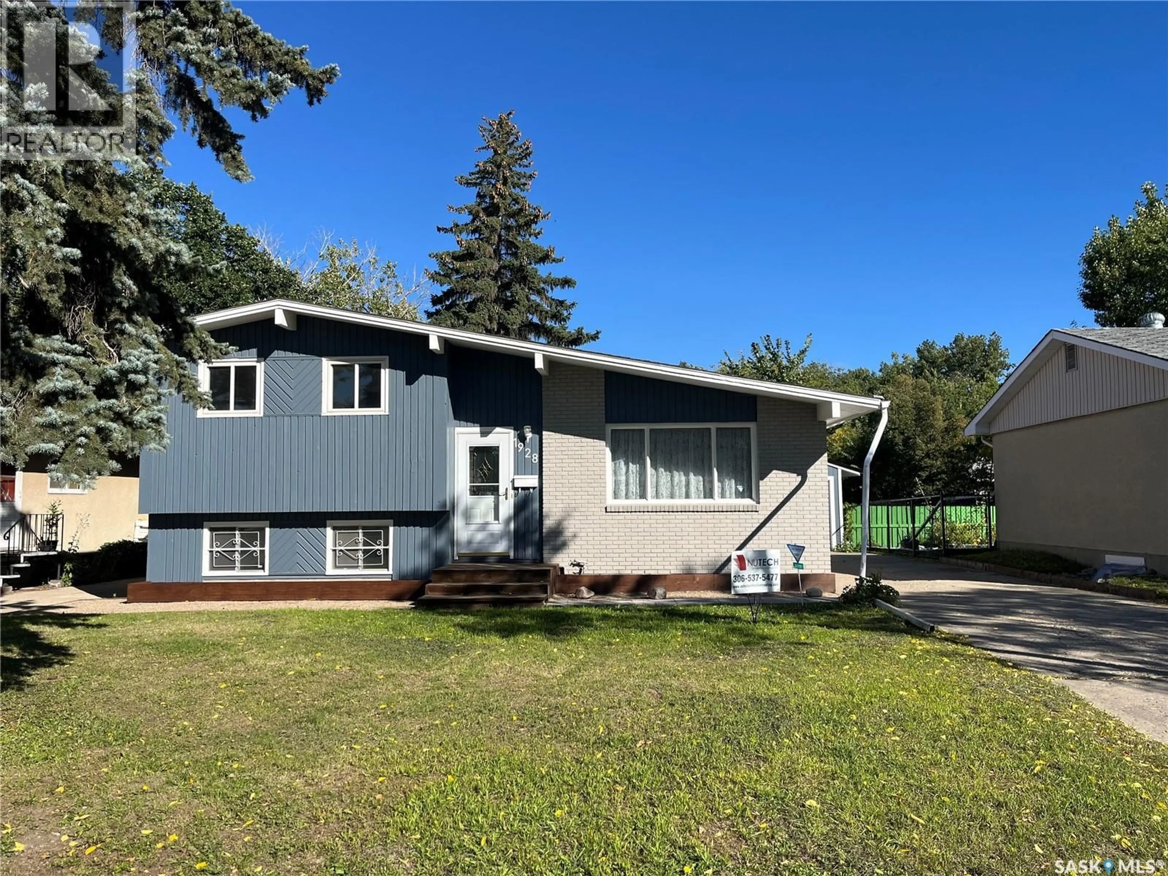 Home with vinyl exterior material, street for E - 1928 DEWDNEY AVENUE, Regina Saskatchewan S4N4C8