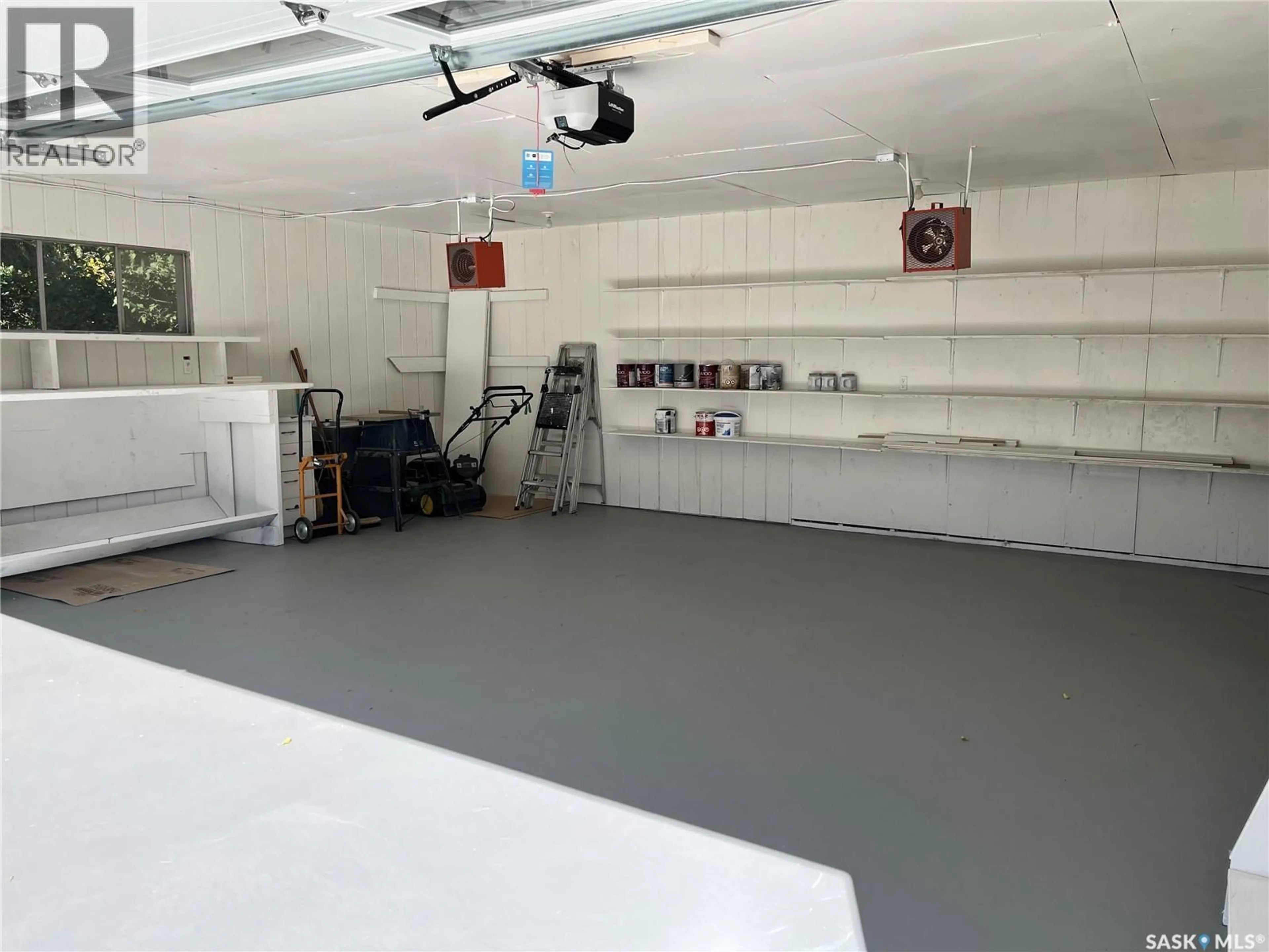 Indoor garage for E - 1928 DEWDNEY AVENUE, Regina Saskatchewan S4N4C8