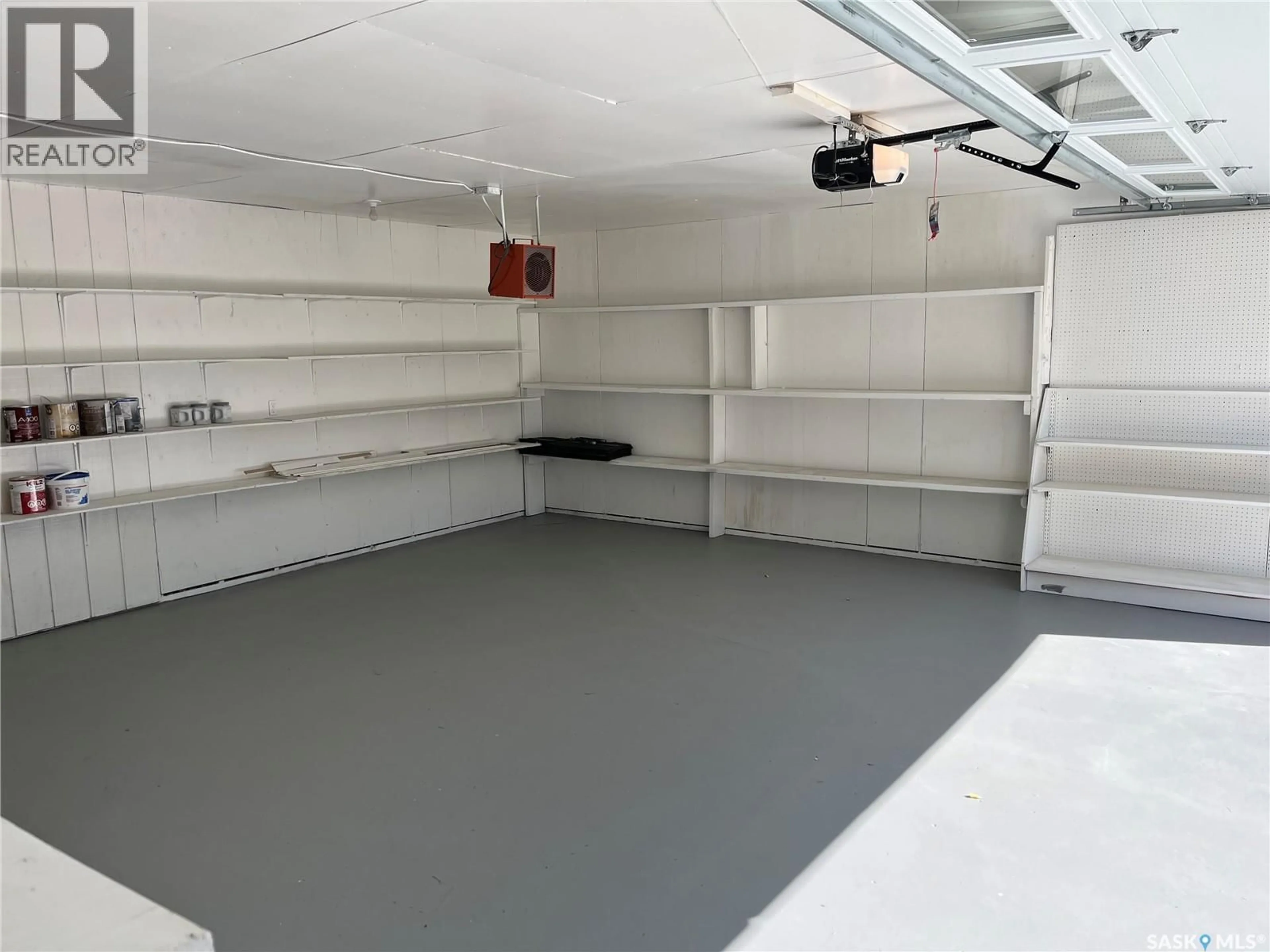Indoor garage for E - 1928 DEWDNEY AVENUE, Regina Saskatchewan S4N4C8