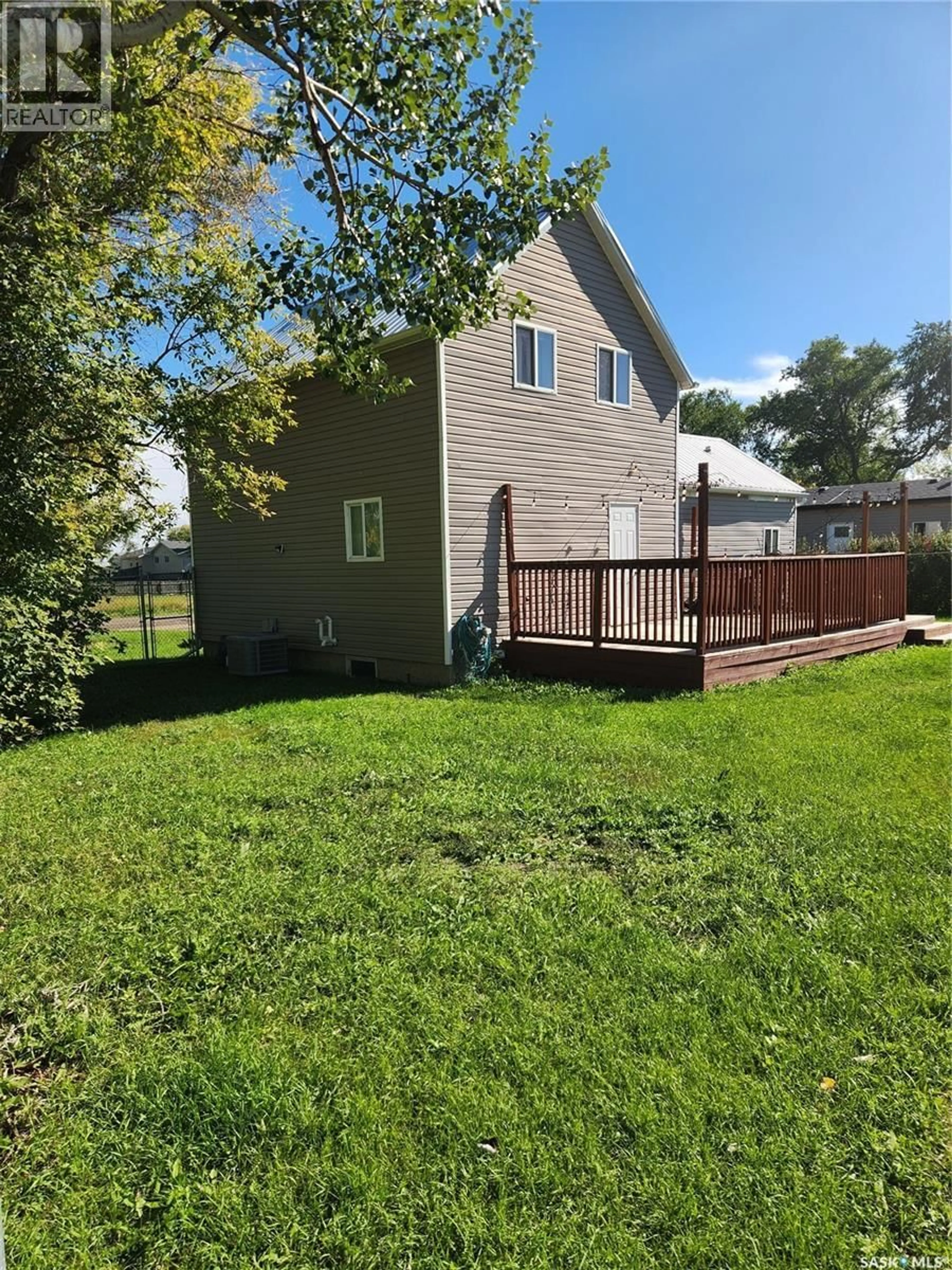 A pic from outside/outdoor area/front of a property/back of a property/a pic from drone, street for 748 MARKET STREET, Bethune Saskatchewan S0G0H0