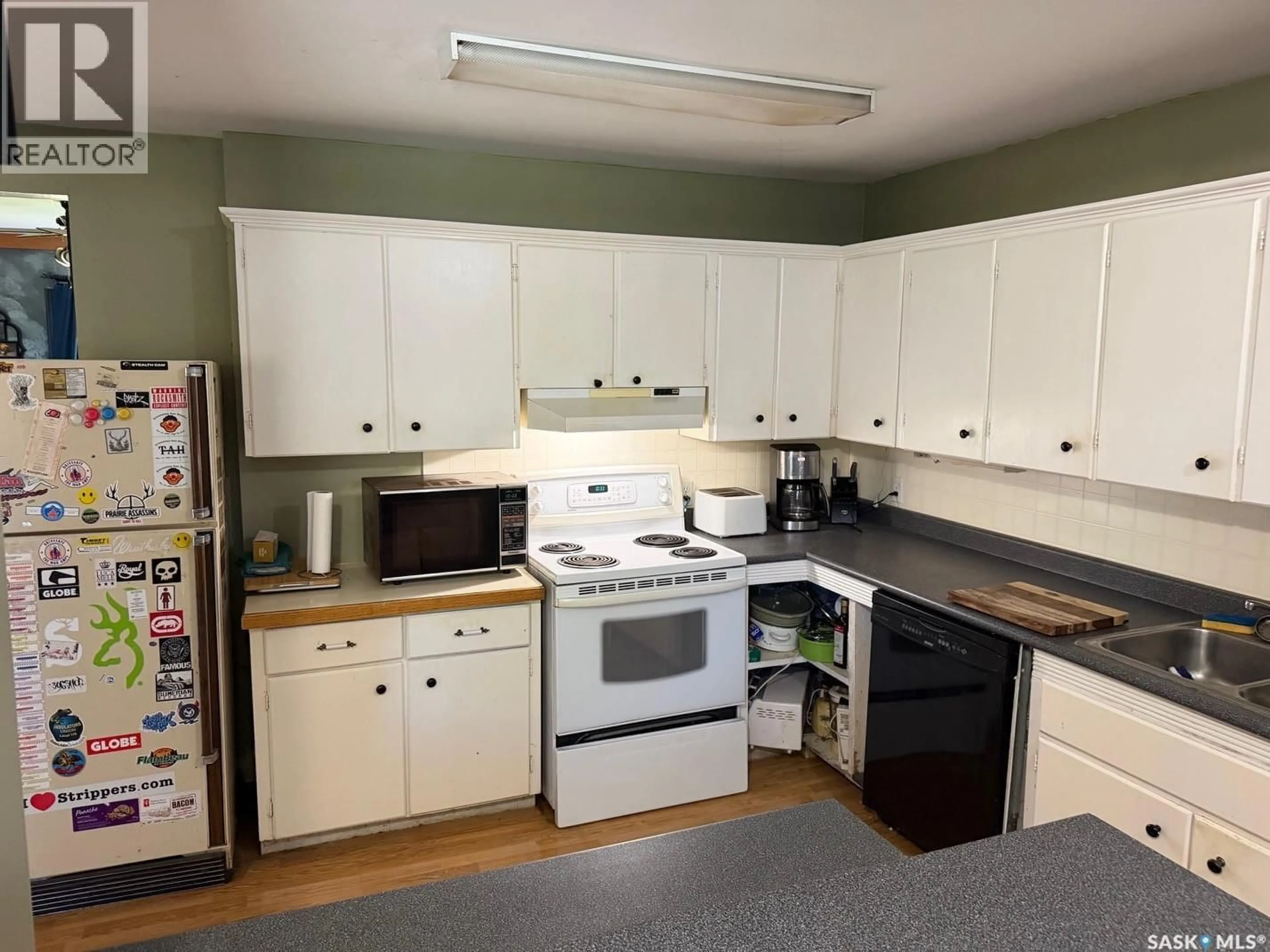 Standard kitchen, unknown for 373 BROWNLEE AVENUE, Mclean Saskatchewan S0G3E0