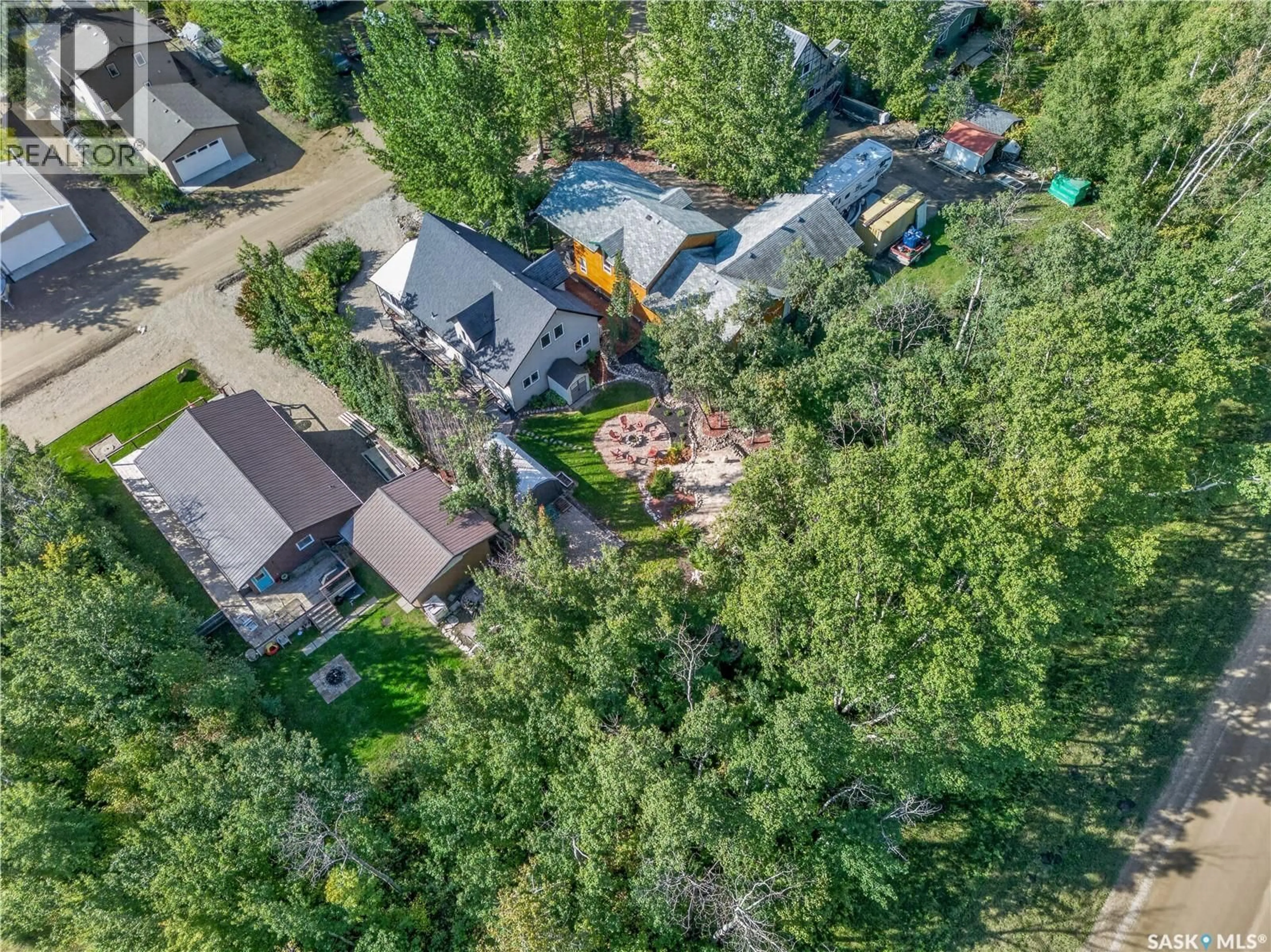 A pic from outside/outdoor area/front of a property/back of a property/a pic from drone, unknown for 35 LAKESHORE DRIVE, Invergordon Rm No. 430 Saskatchewan S0J1H0
