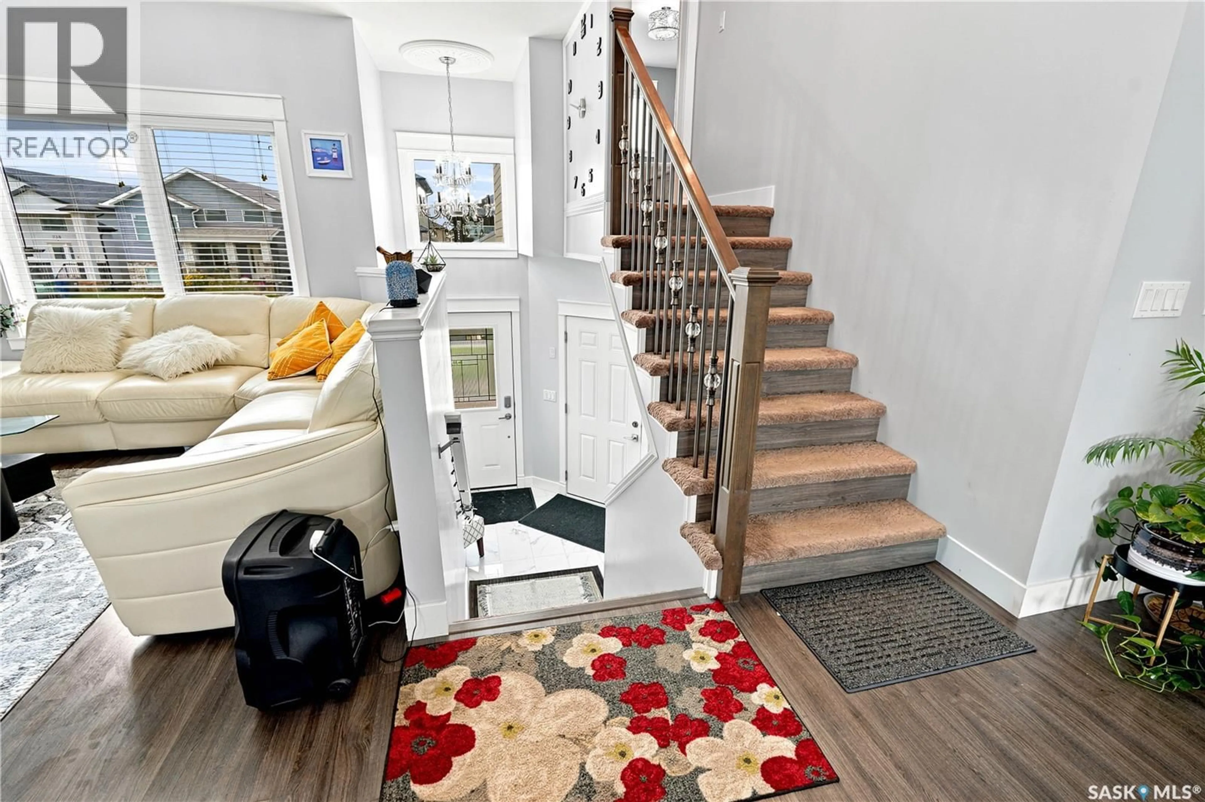 Indoor entryway for 223 ELLS CRESCENT, Saskatoon Saskatchewan S7L6K6